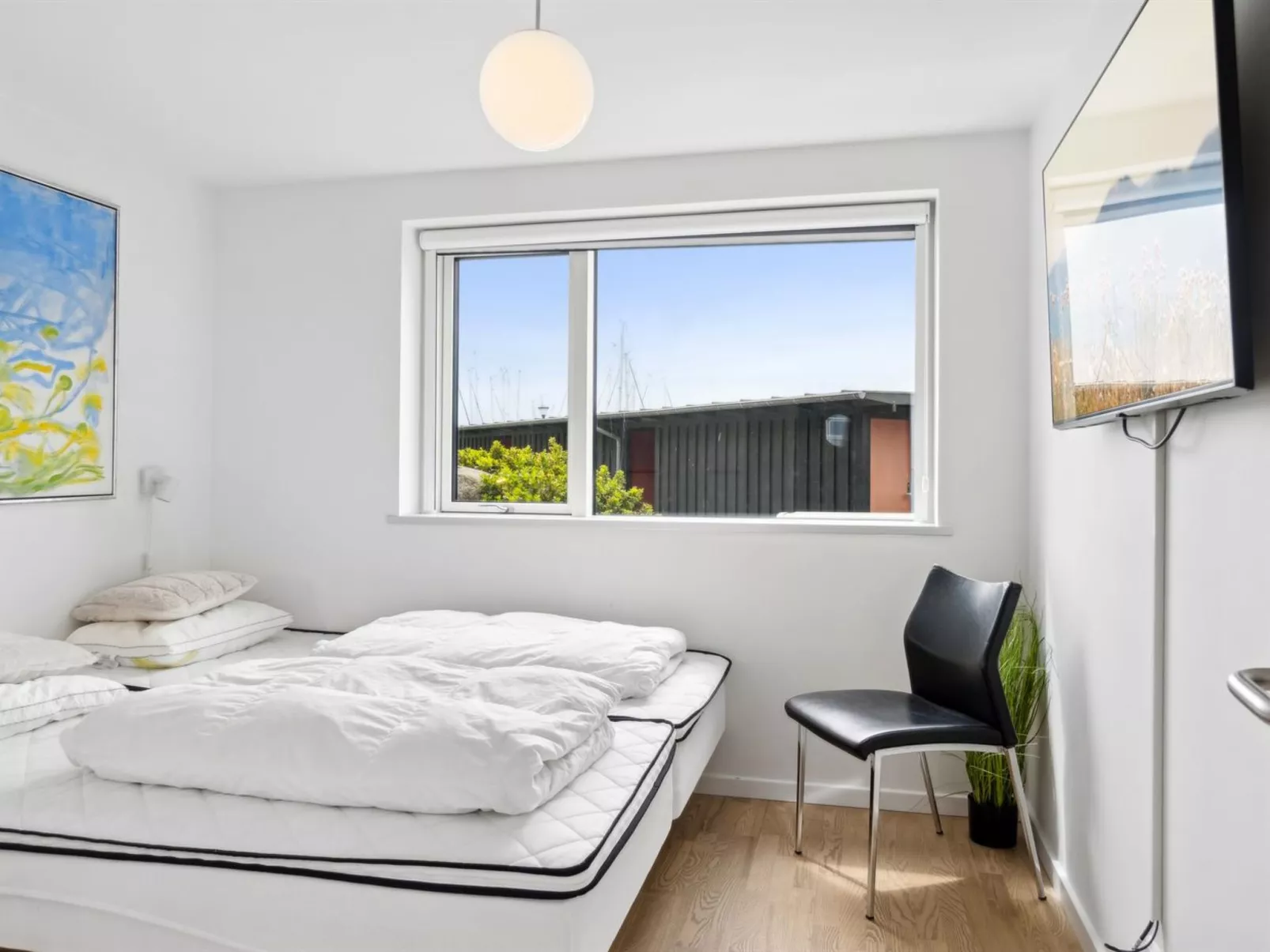 "Skade" - 10m from the sea-Inside