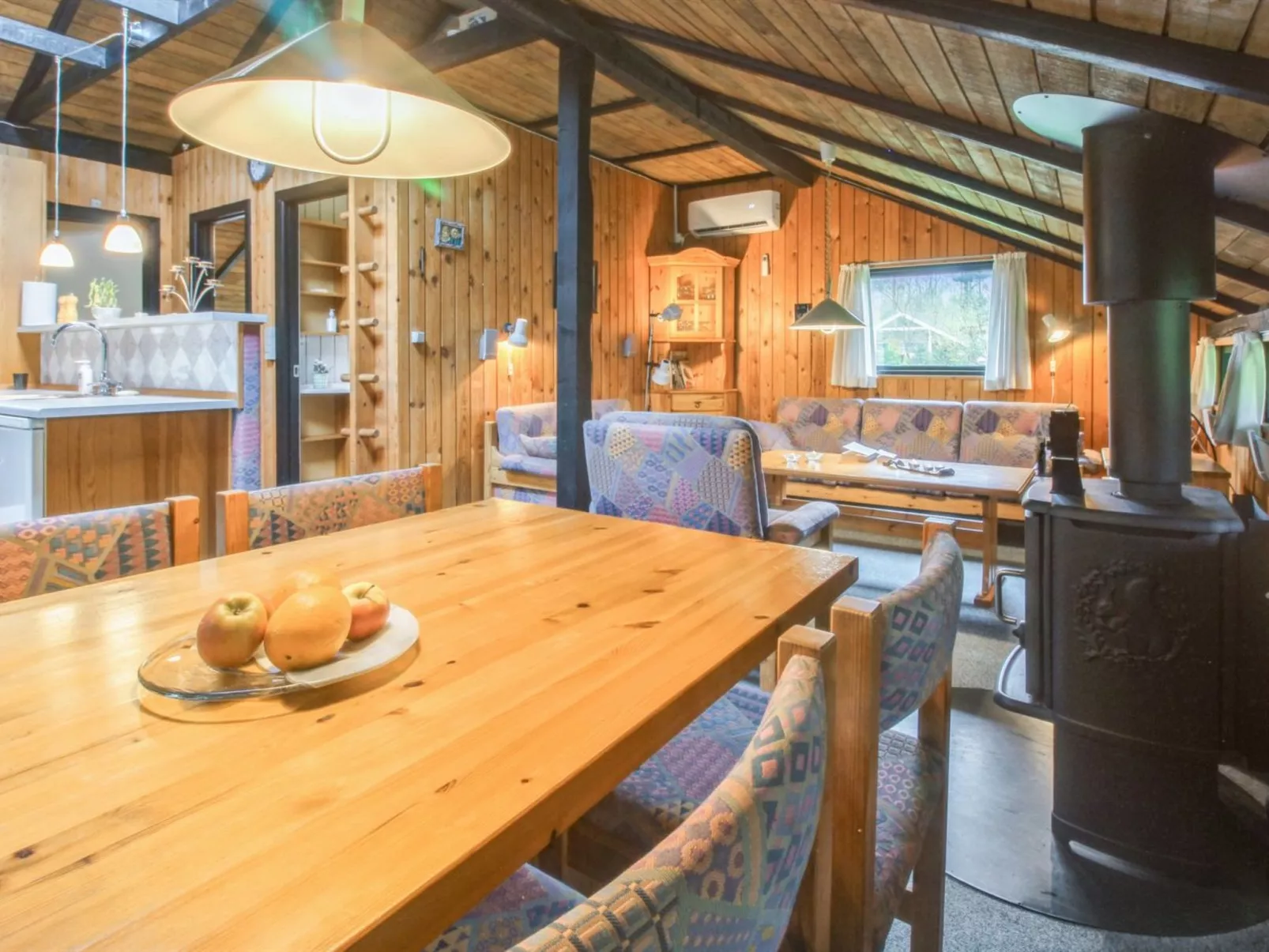 "Gabi" - 30km from the sea-Drinnen