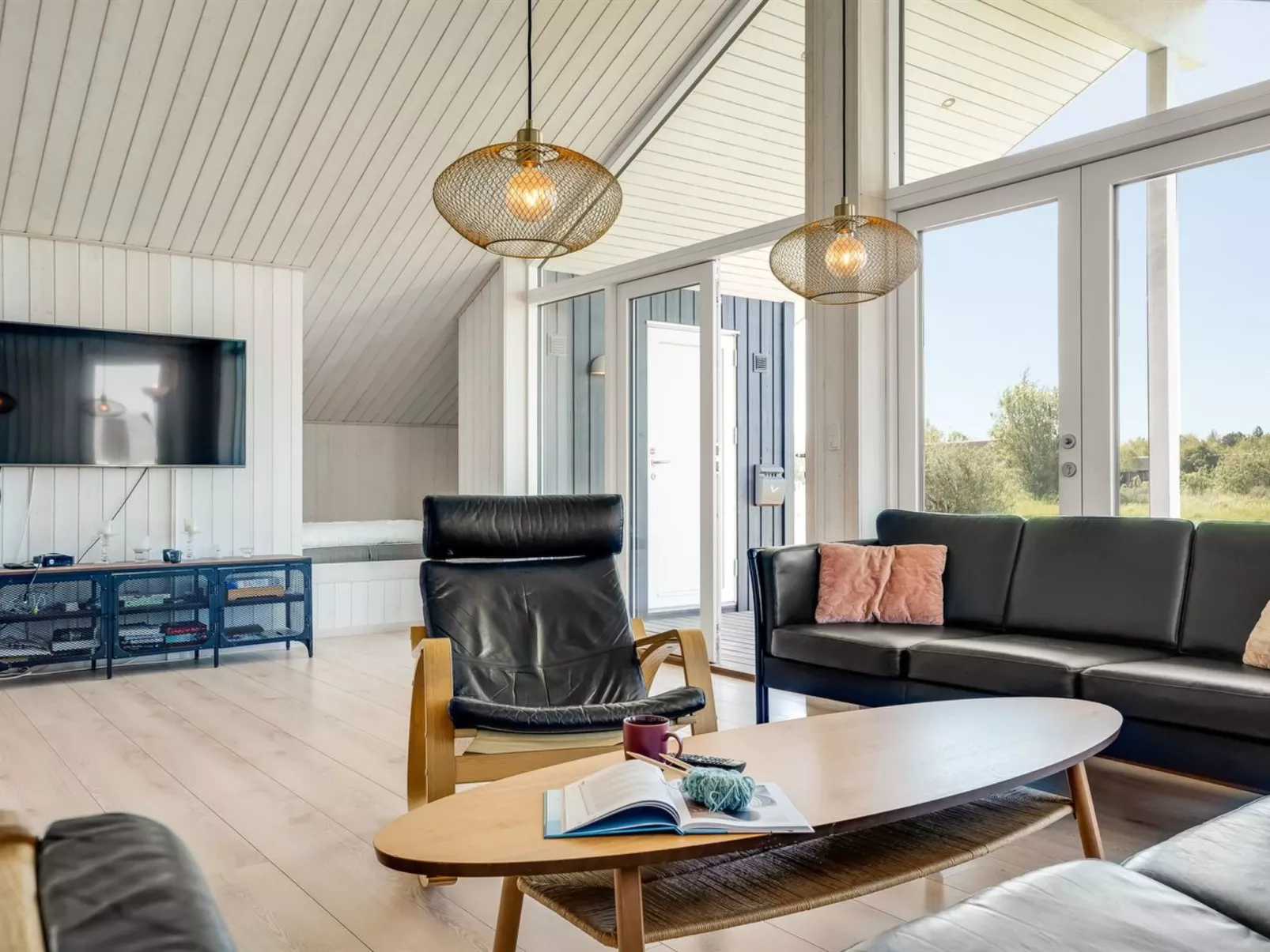 "Kiersten" - 800m from the sea-Inside