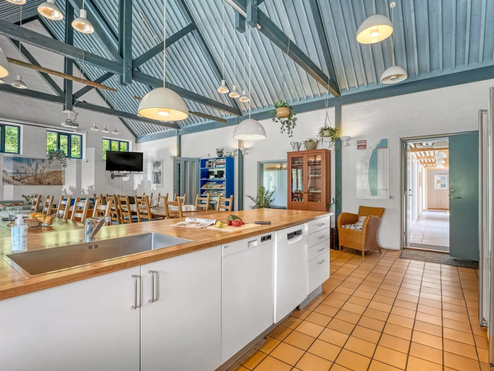 "Øthulf" - 200m from the sea-Drinnen