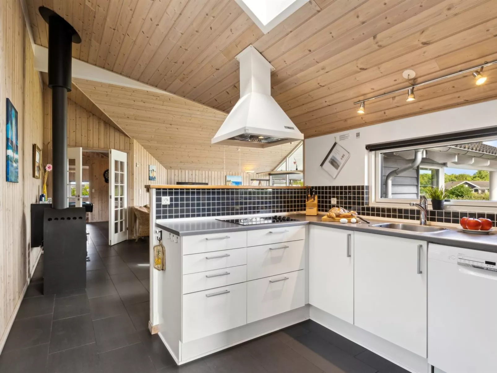 "Edzard" - 800m from the sea-Dedans