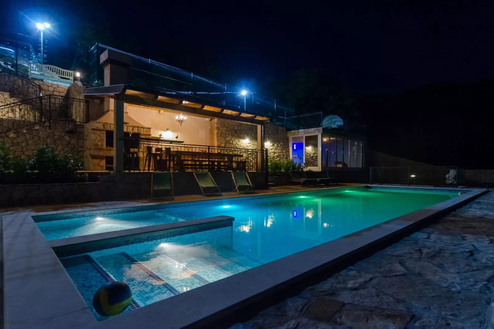 Villa Falcon Rook - Four-Bedroom Villa with Terrace and Swimming Pool-Piscine