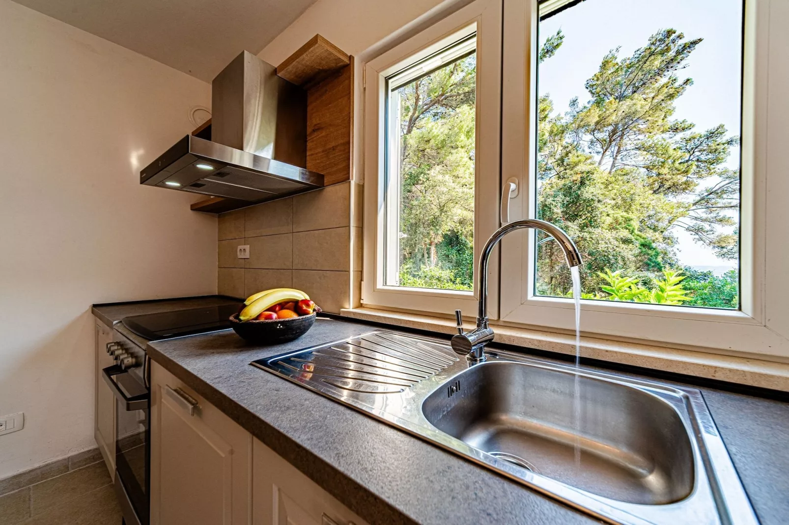 Holiday Home Island Gem - Five  Bedroom Apartment-Cuisine