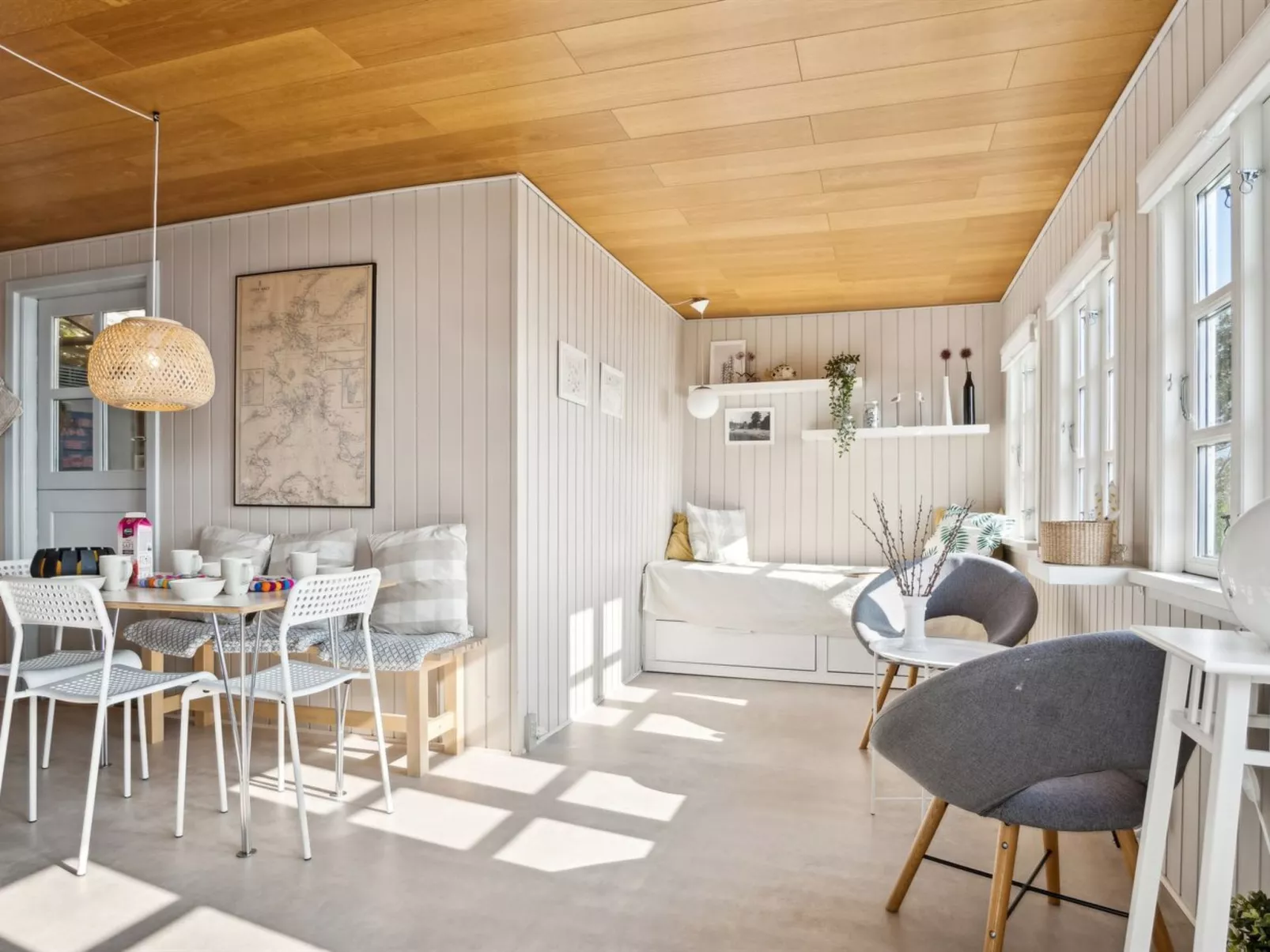 "Drifa" - 20m from the sea-Drinnen