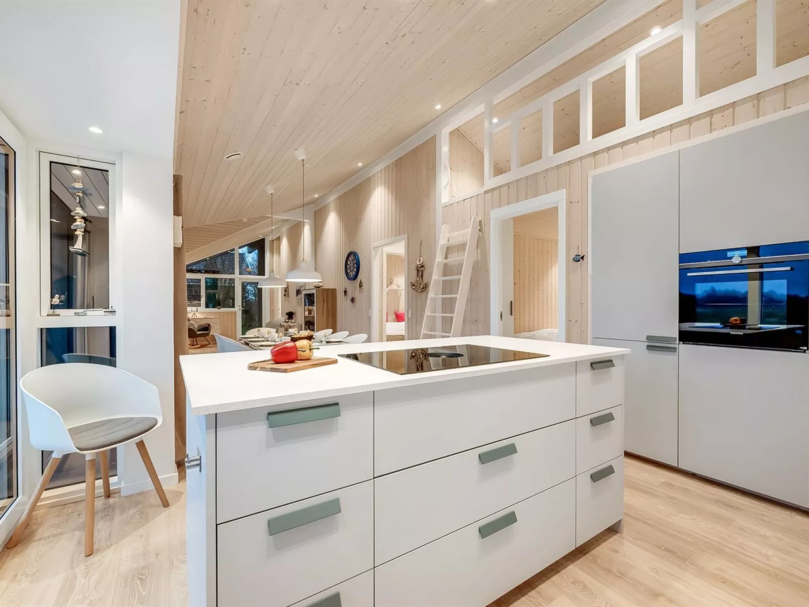 "Corina" - 850m to the fjord-Dedans