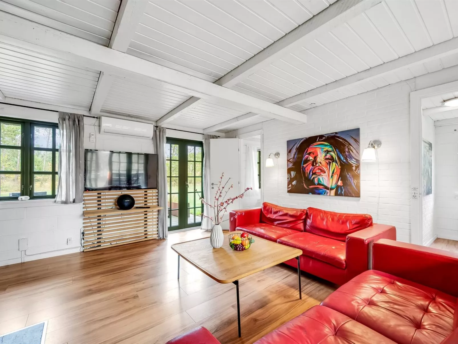 "Matilda" - 1.6km from the sea-Inside