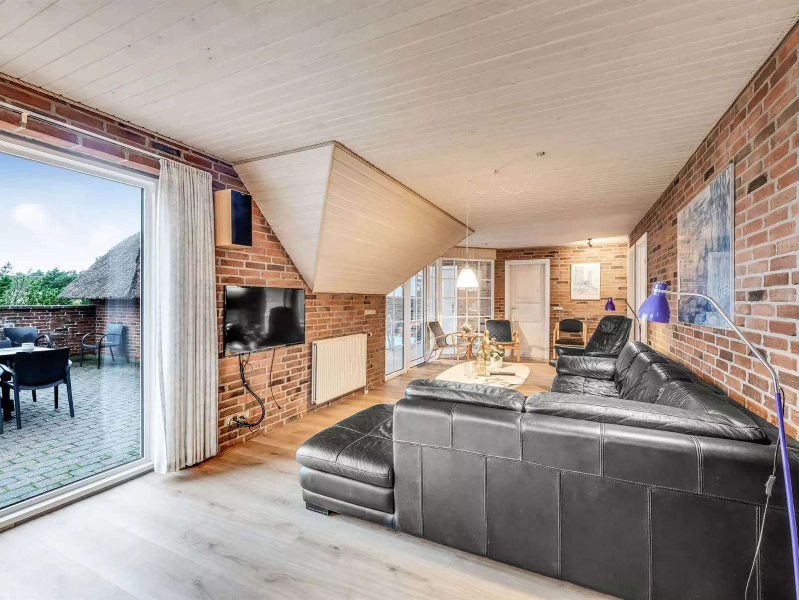 "Alexandria" -  from the sea-Dedans