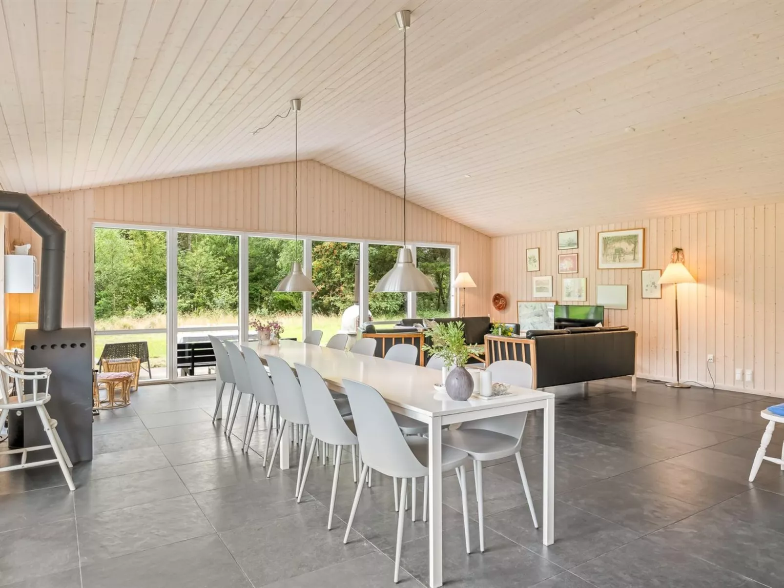 "Trena" - 1.2km to the fjord-Inside