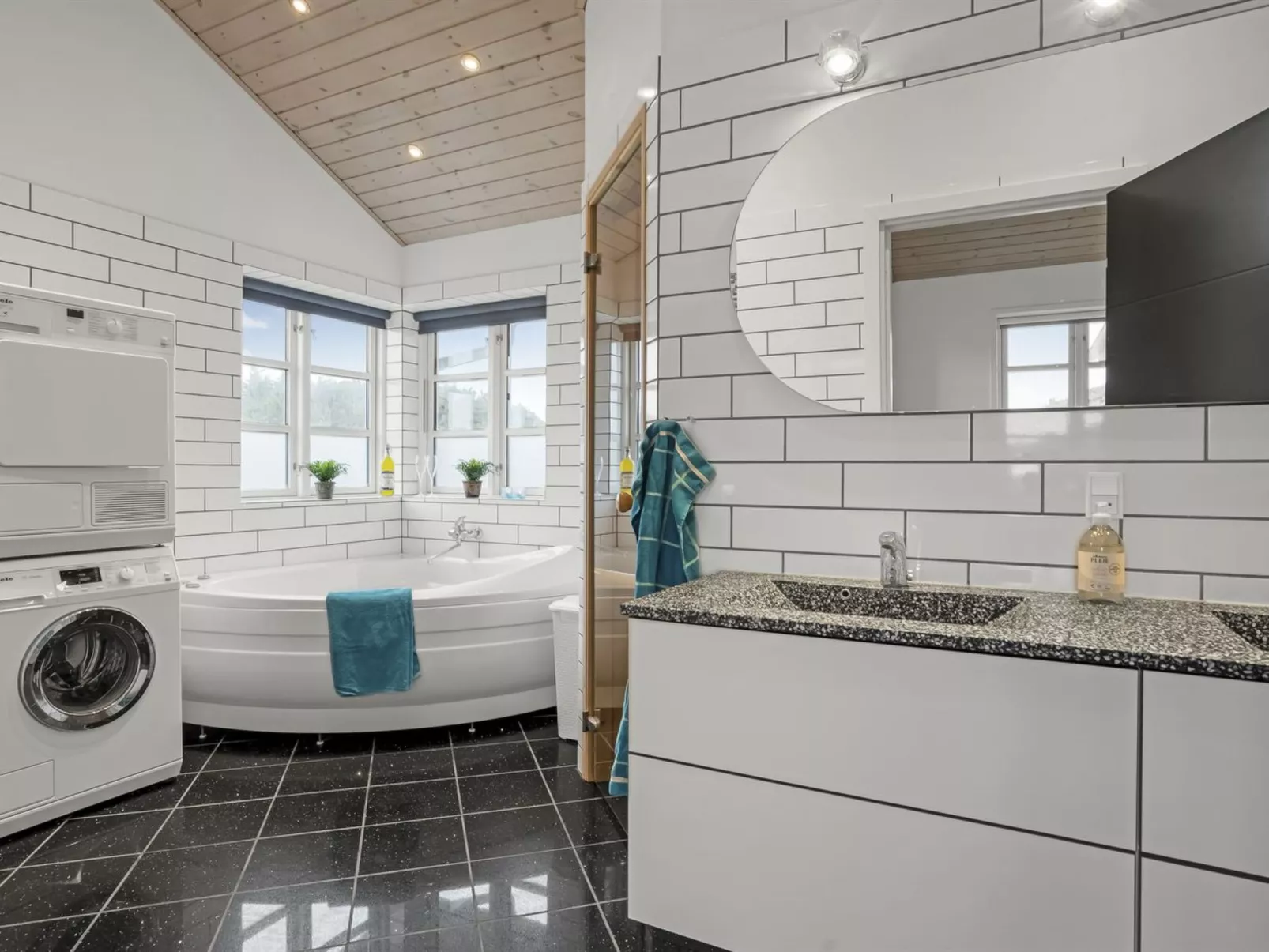 "Djuna" - 550m from the sea-Inside