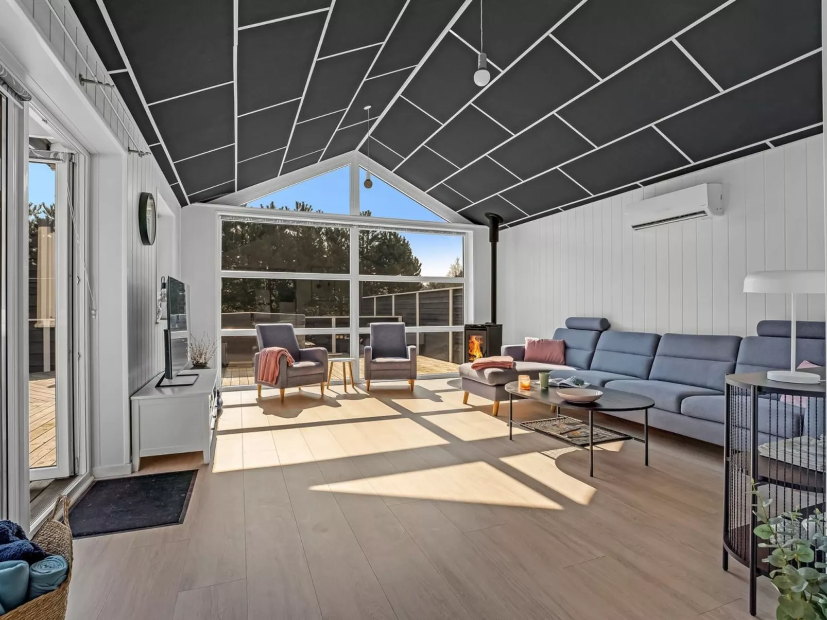 "Amdi" - 1.3km from the sea-Inside