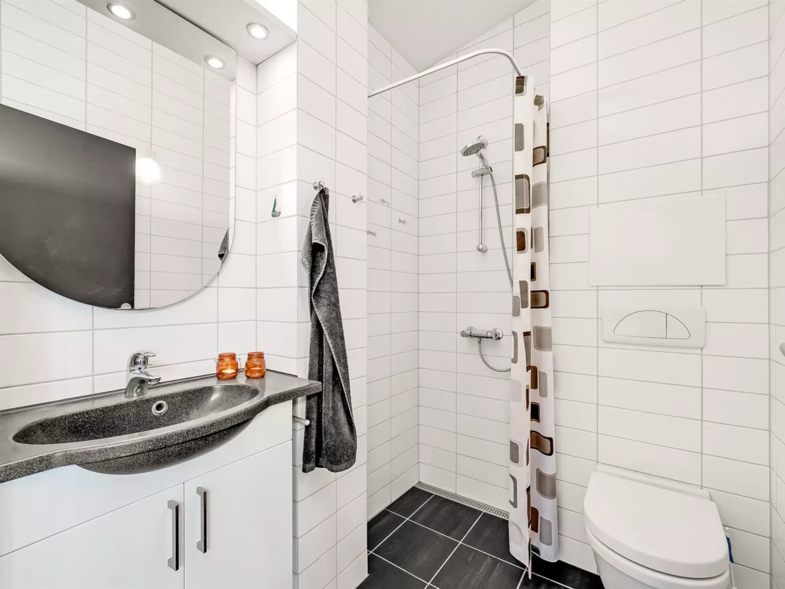 "Gustav" - 100m to the fjord-Dedans