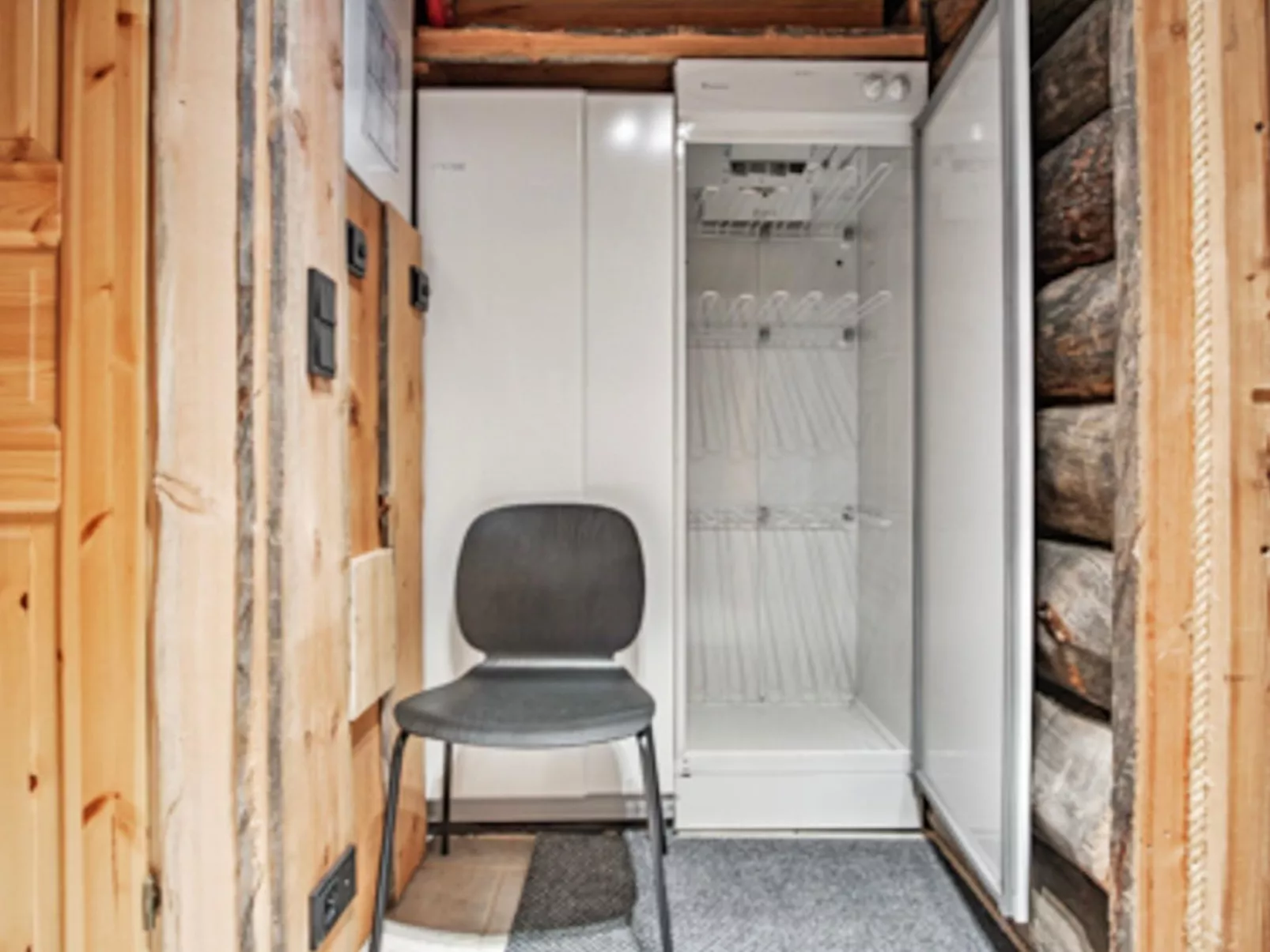 Joikupirtti b-Dedans