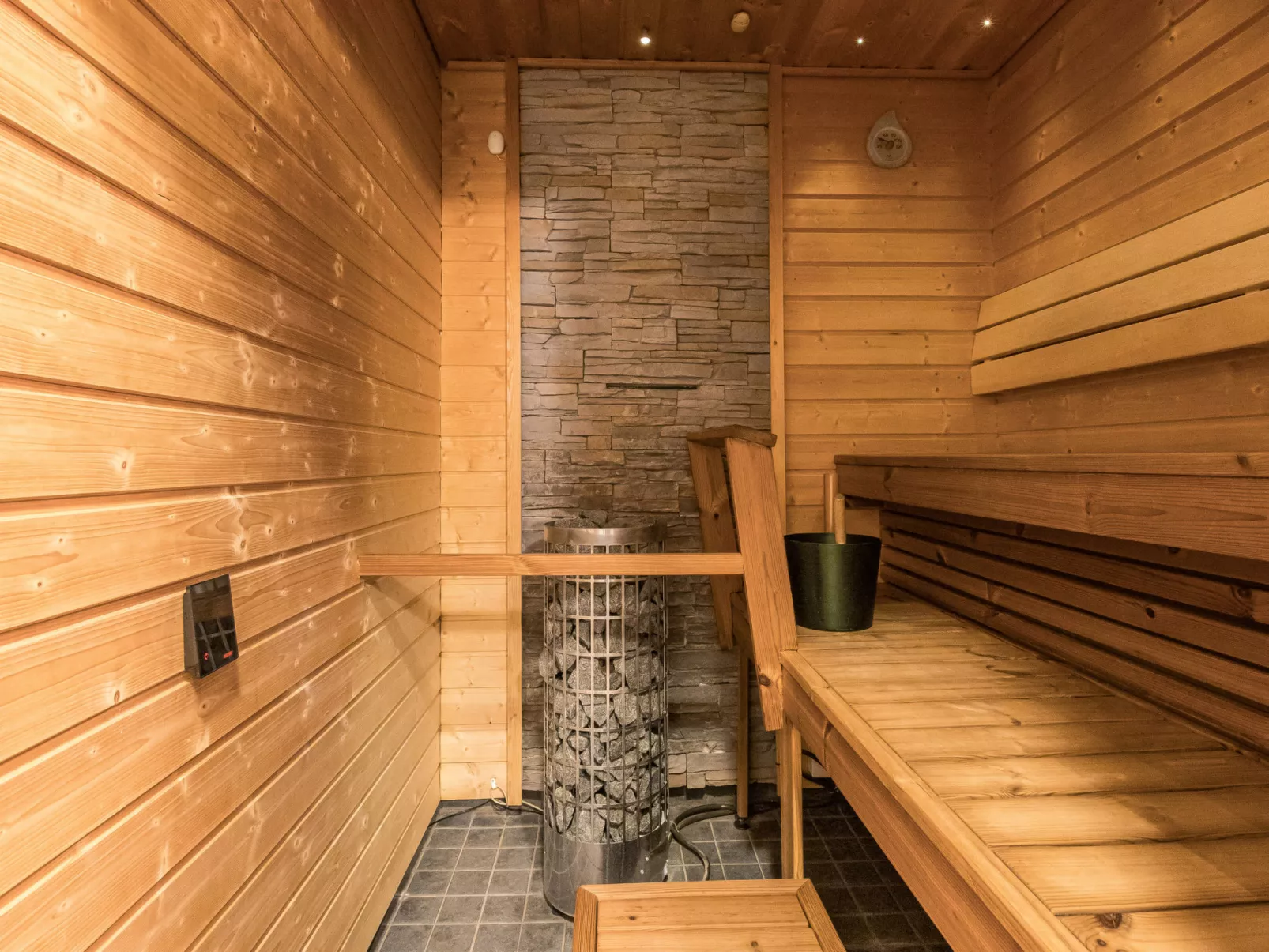 Tuulenpuuska-Drinnen