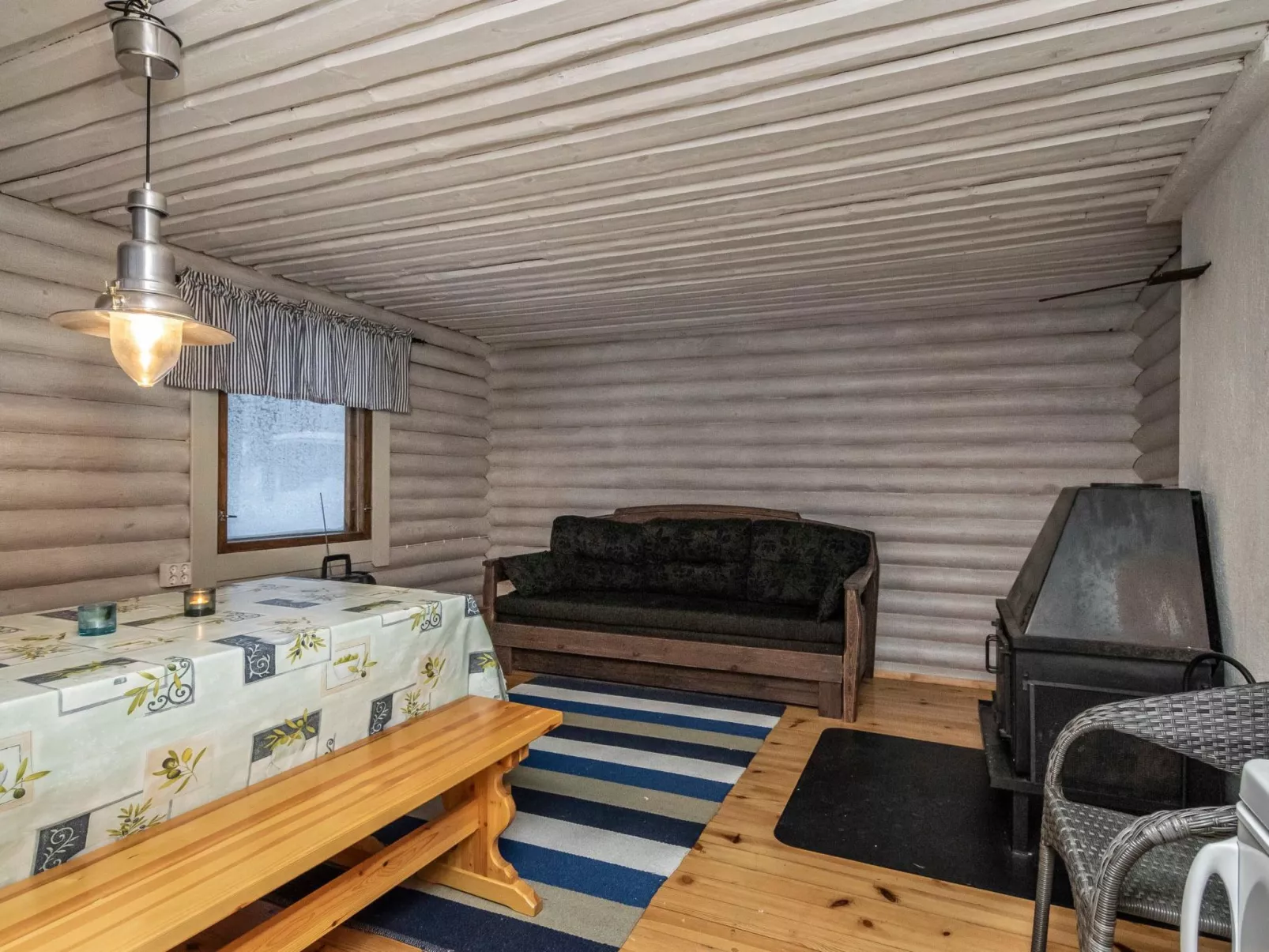 Eemilin huvila-Dedans