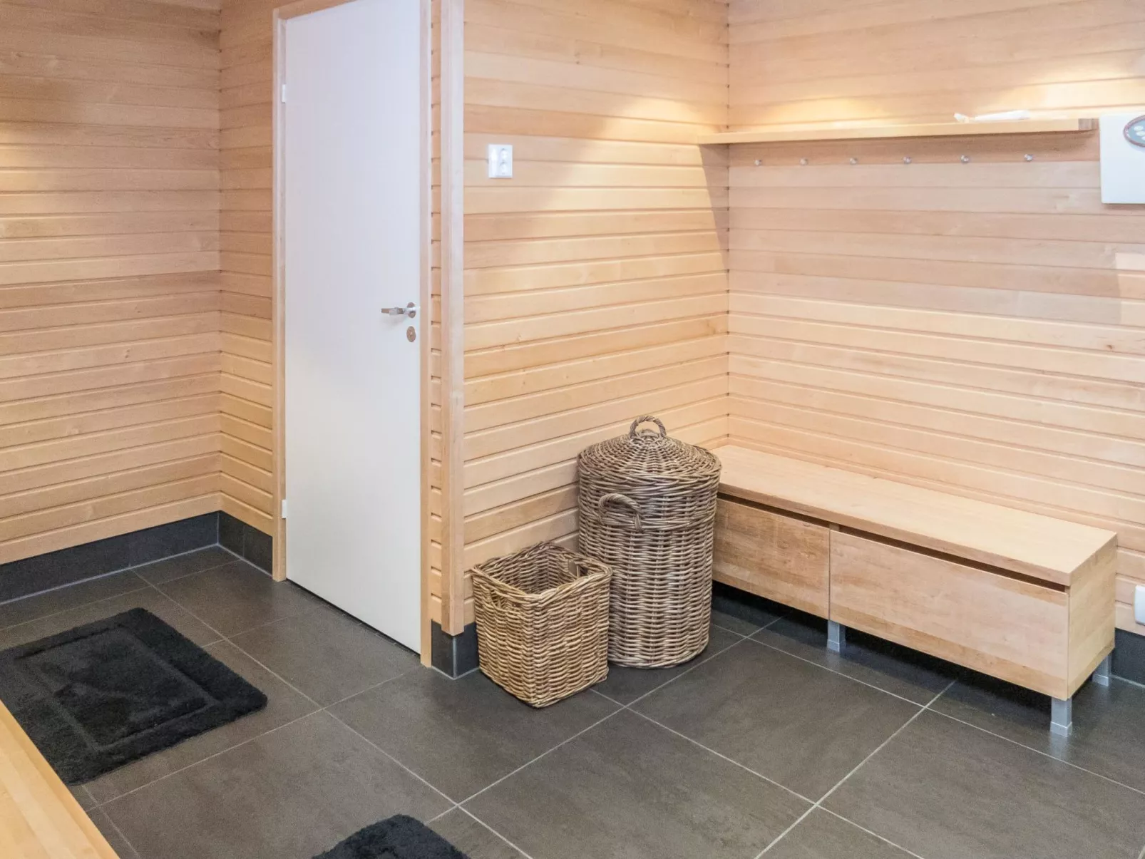 Holy lake chalet b-Drinnen