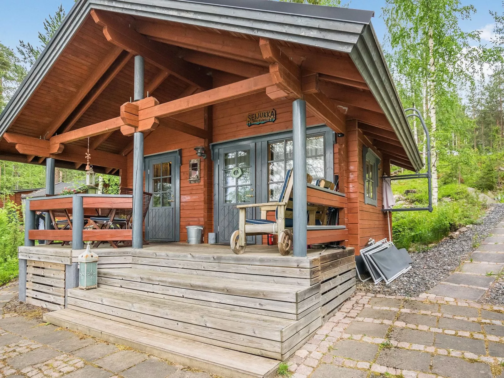 Villa sieponpesä-Drinnen