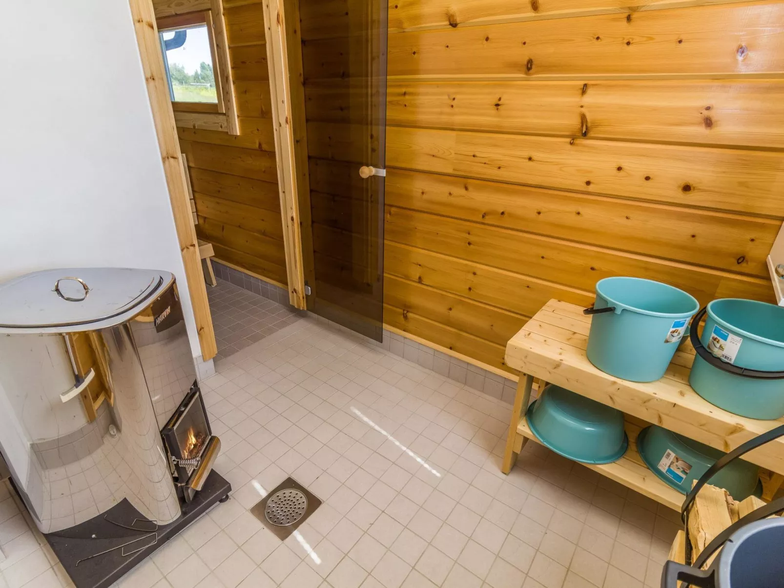 Ruka-kitkan kuukkeli-Dedans