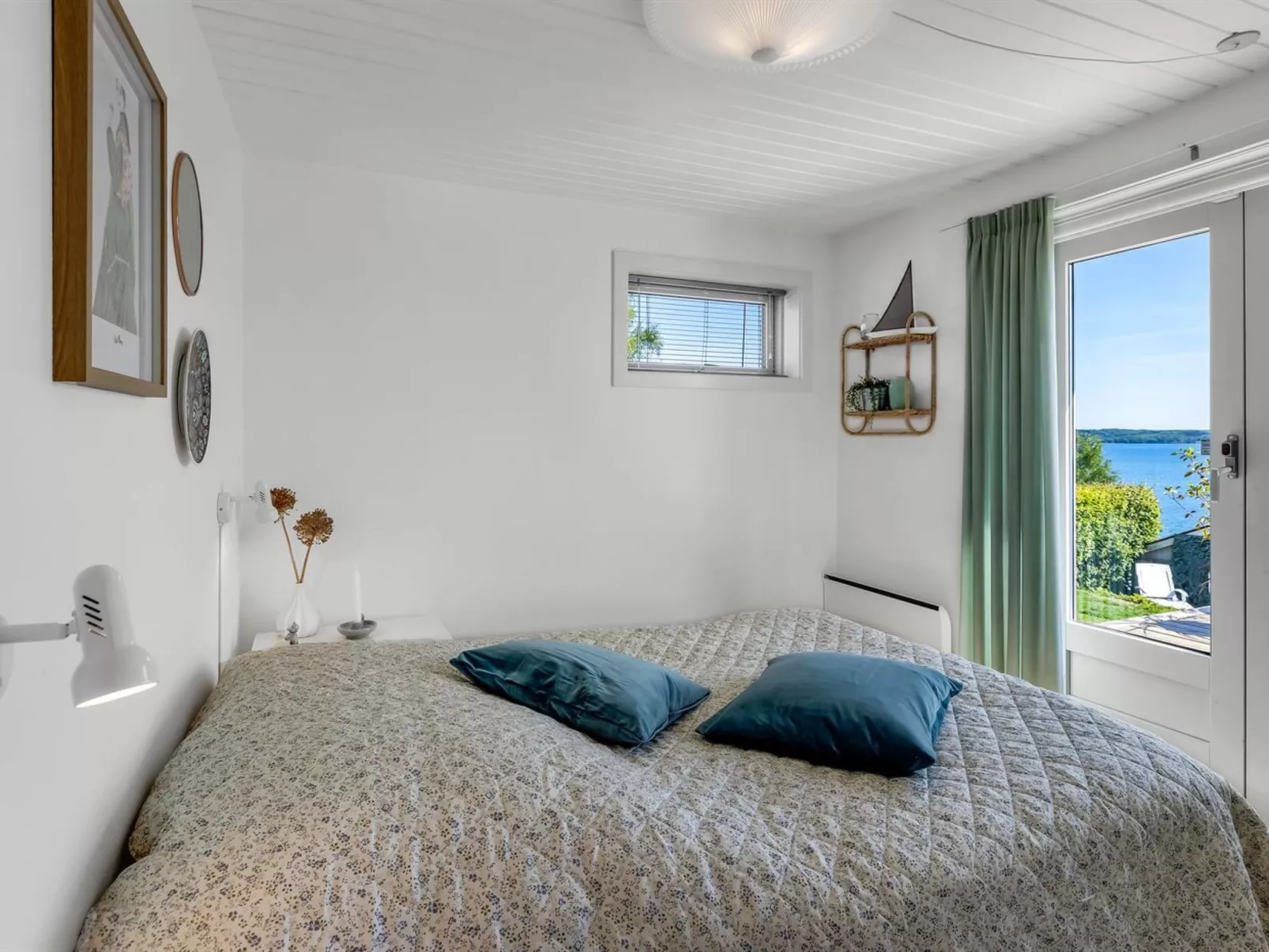 "Tobias" - 45m to the fjord-Drinnen