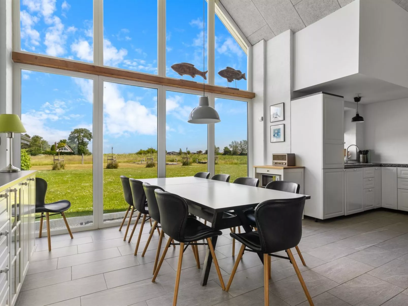 "Ung" - 460m from the sea-Inside