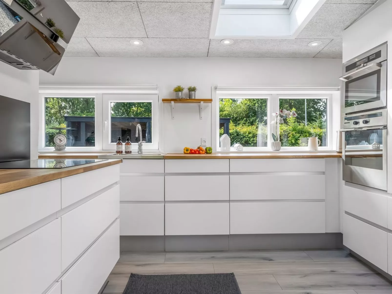 "Elske" -  from the sea-Inside