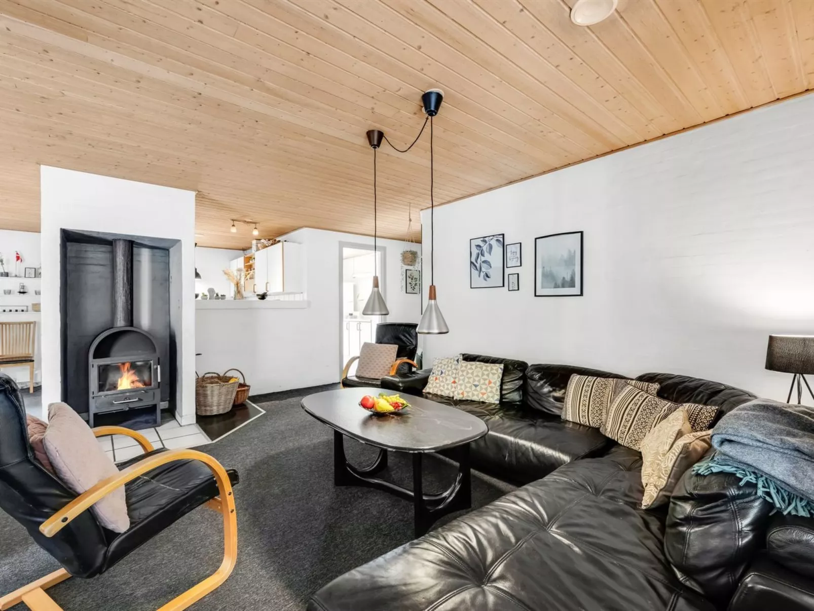 "Ulf" - 2km from the sea-Drinnen