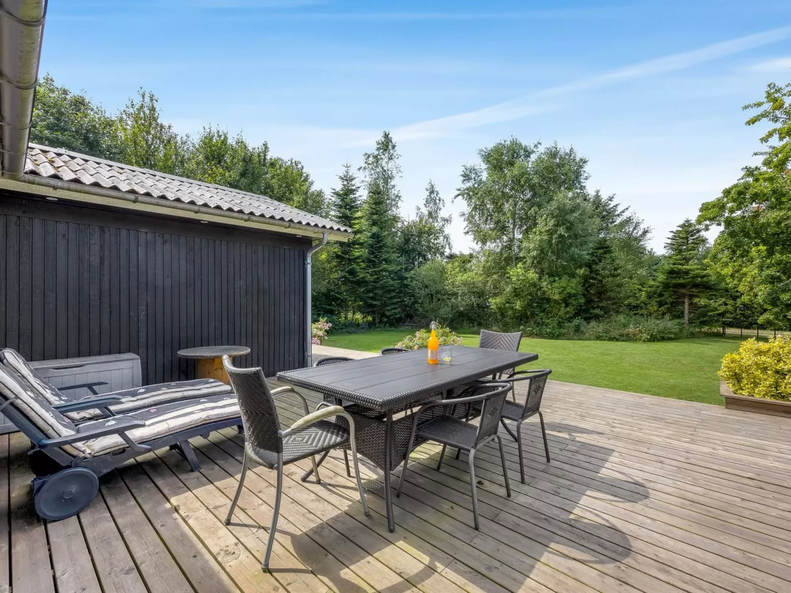 "Eine" -  from the sea-Outside