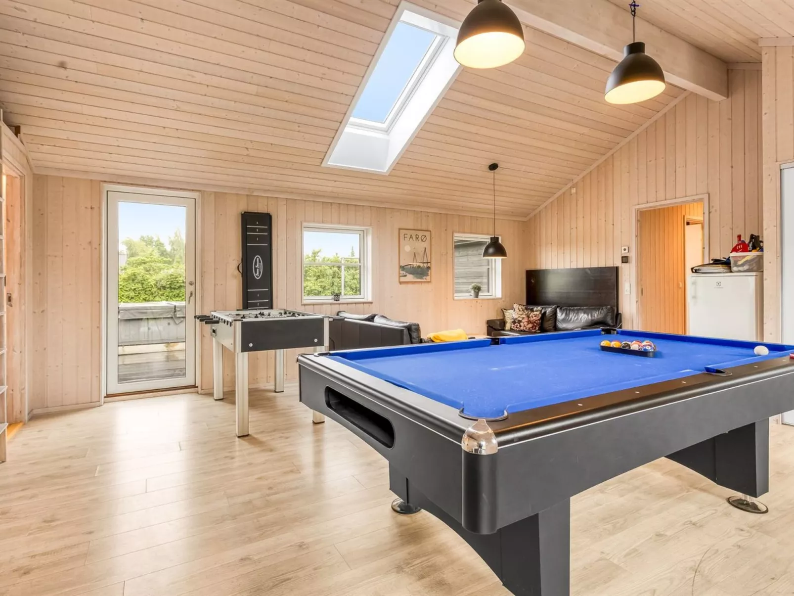 "Bernadine" - 500m from the sea-Dedans