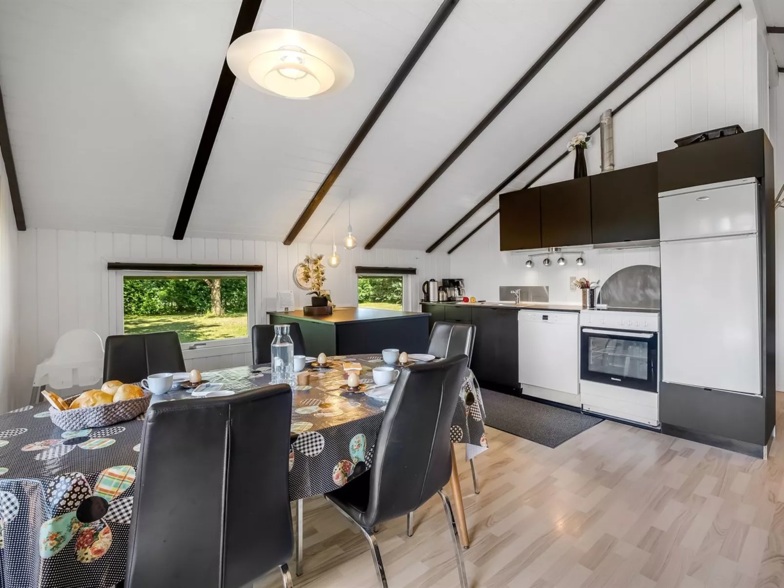 "Yarla" - 500m to the fjord-Inside