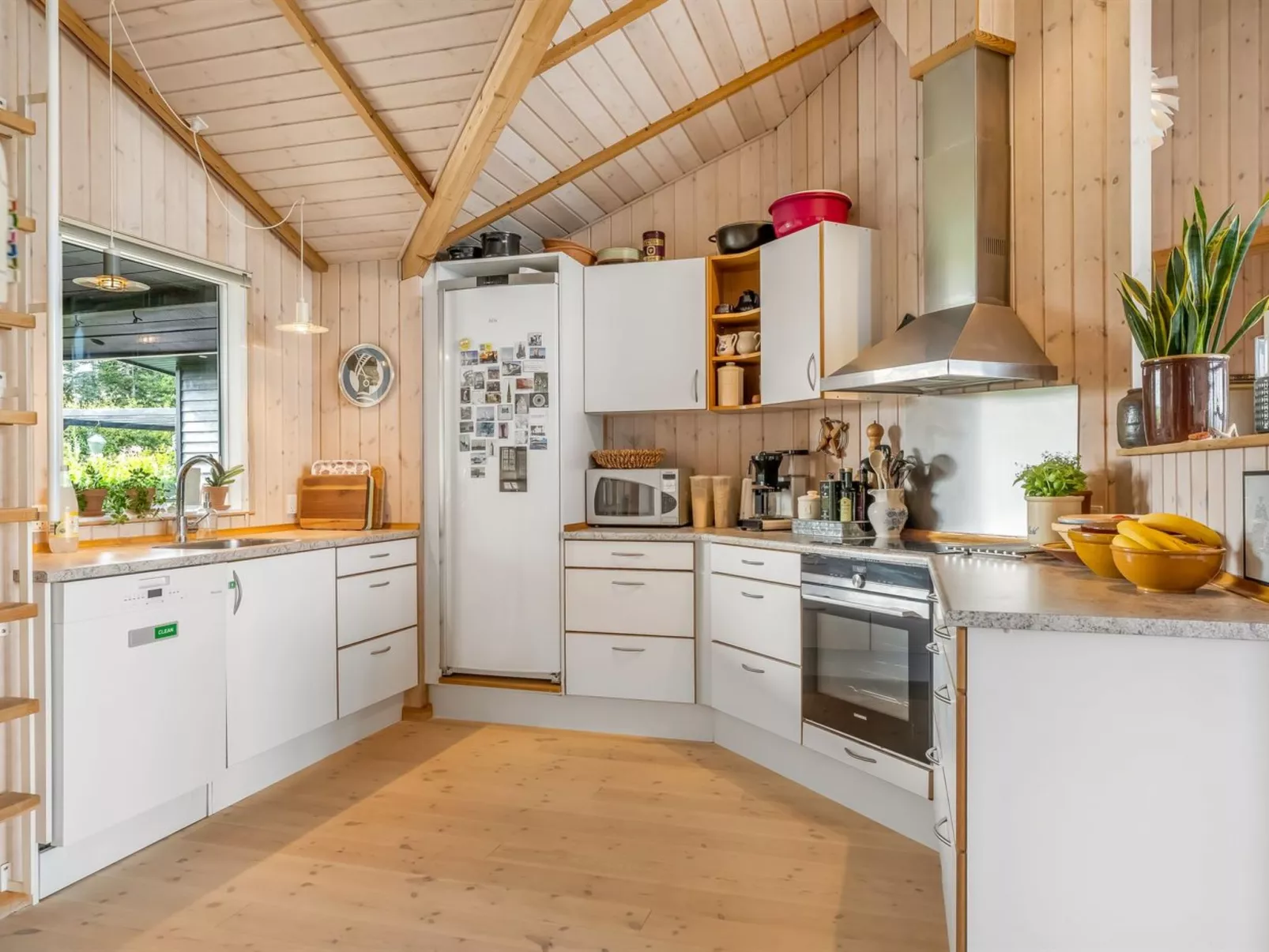 "Diderik" - 20m to the fjord-Inside