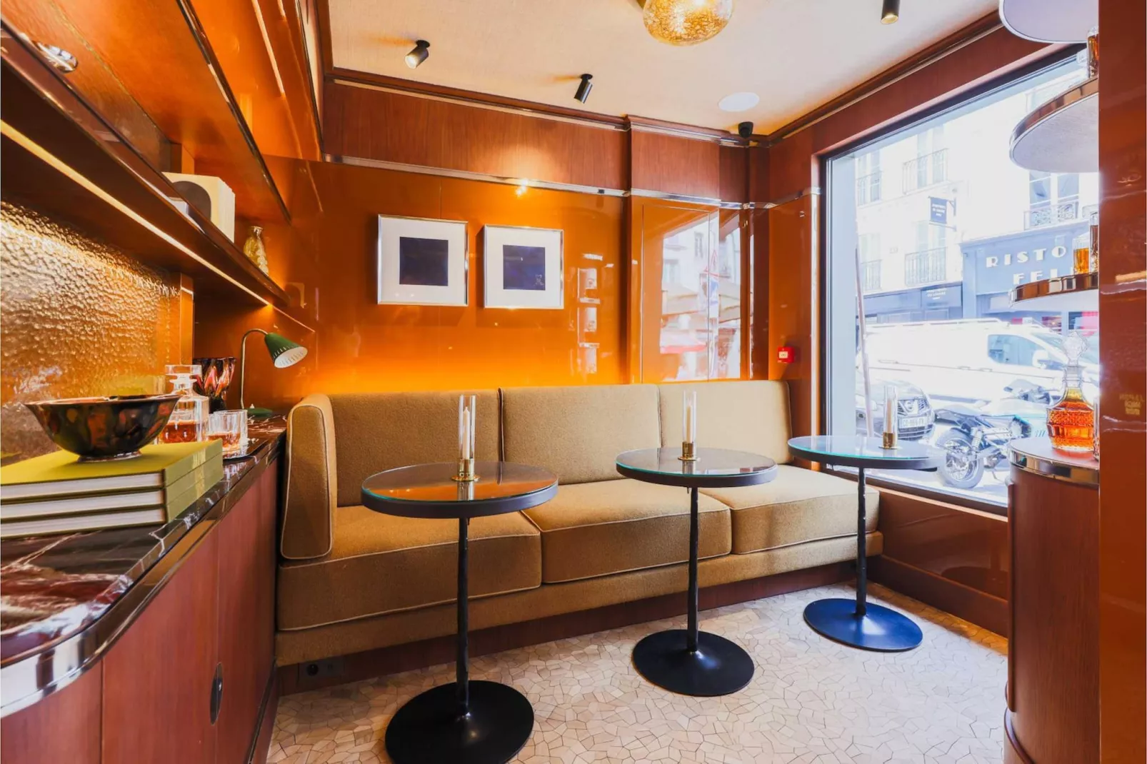 CONFIDENTIEL-6-Innenbereich