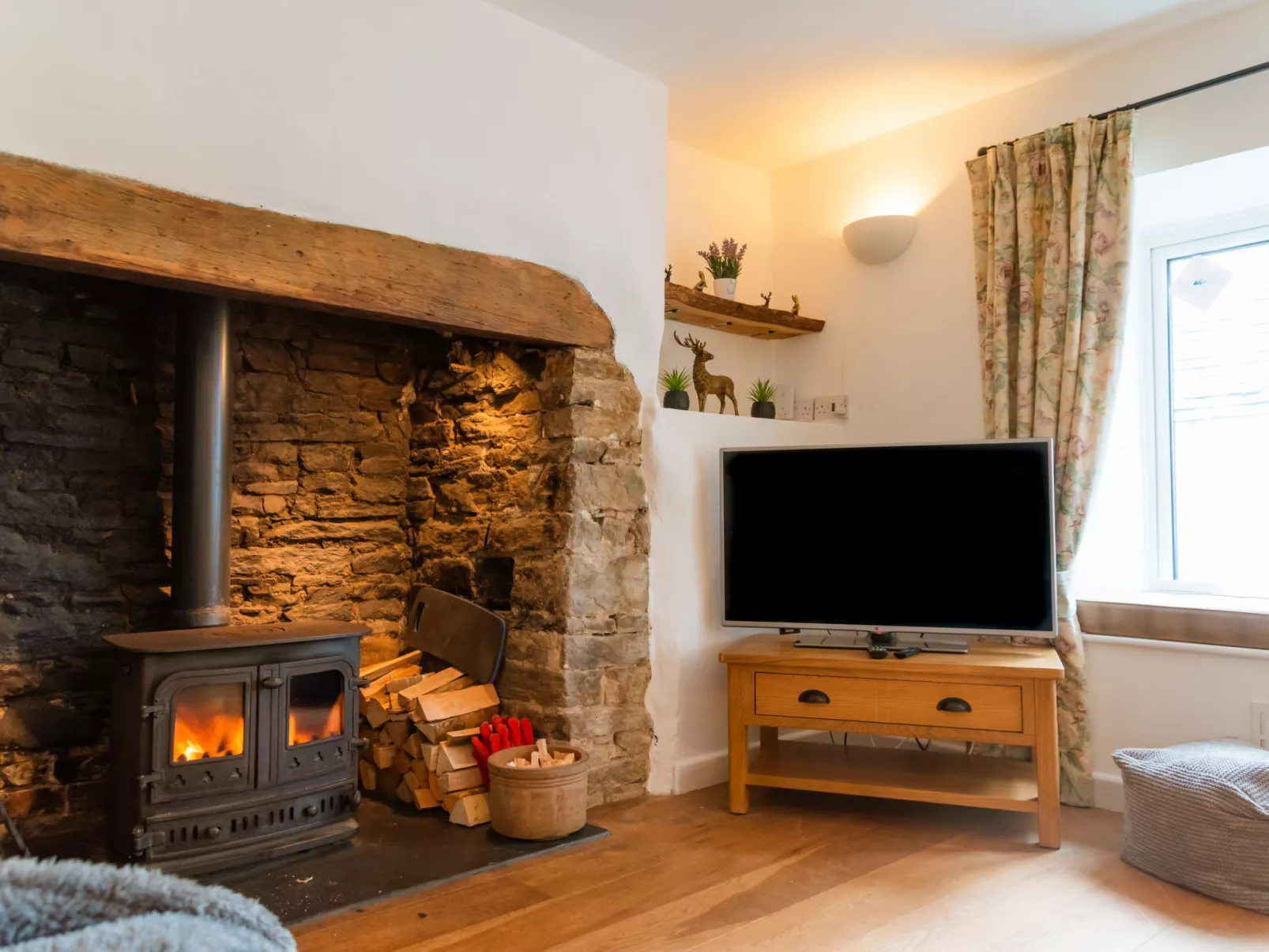 Court Cottage-Dedans