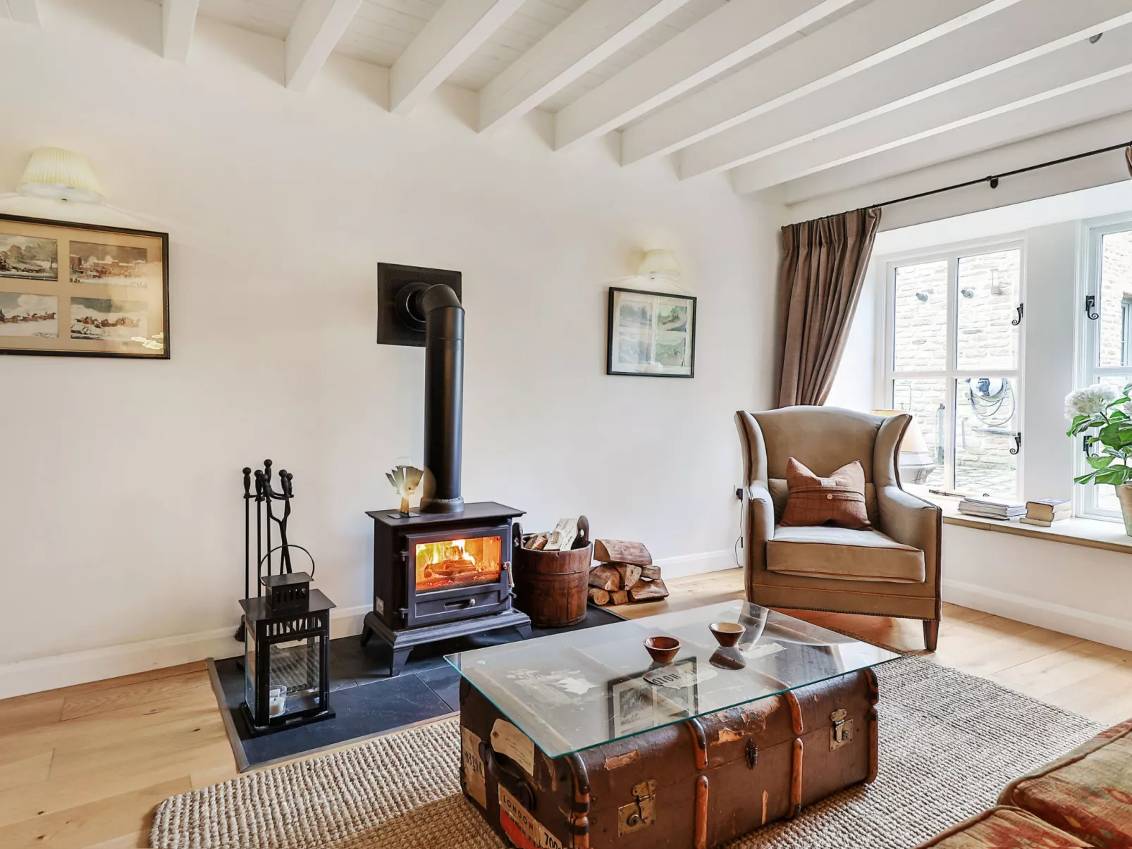 Middle Warble Stables-Dedans