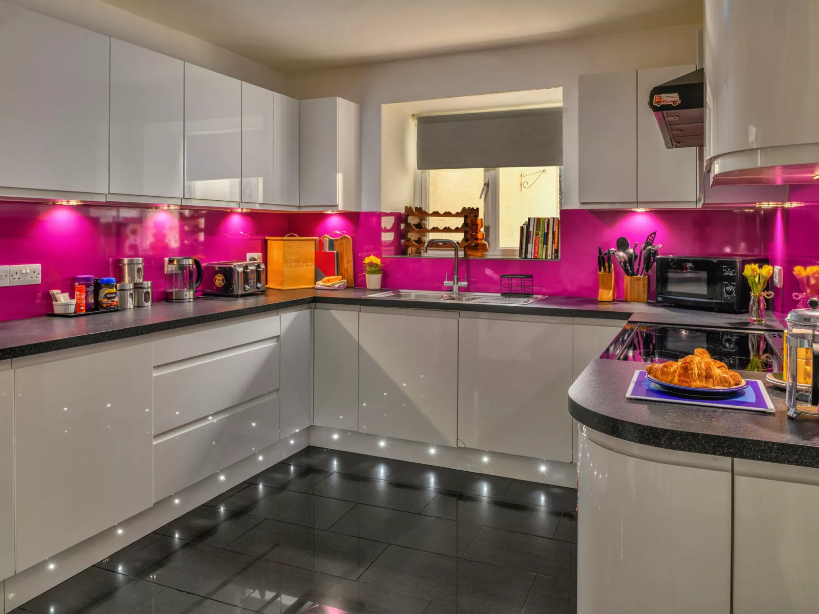 Bodlawen Holiday House - Edge of Snowdonia-Inside