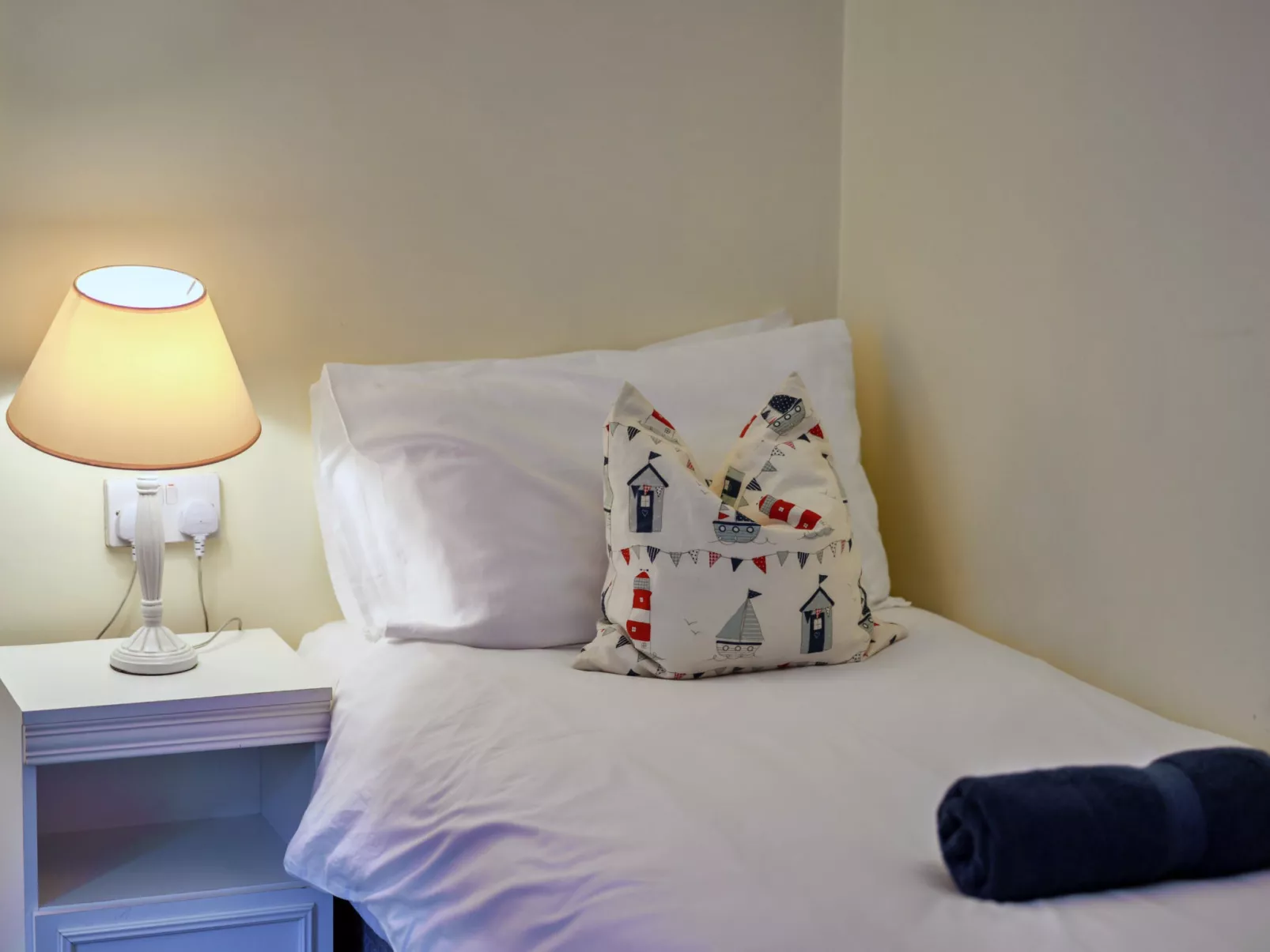 Nor Nour, Cawsand-Dedans