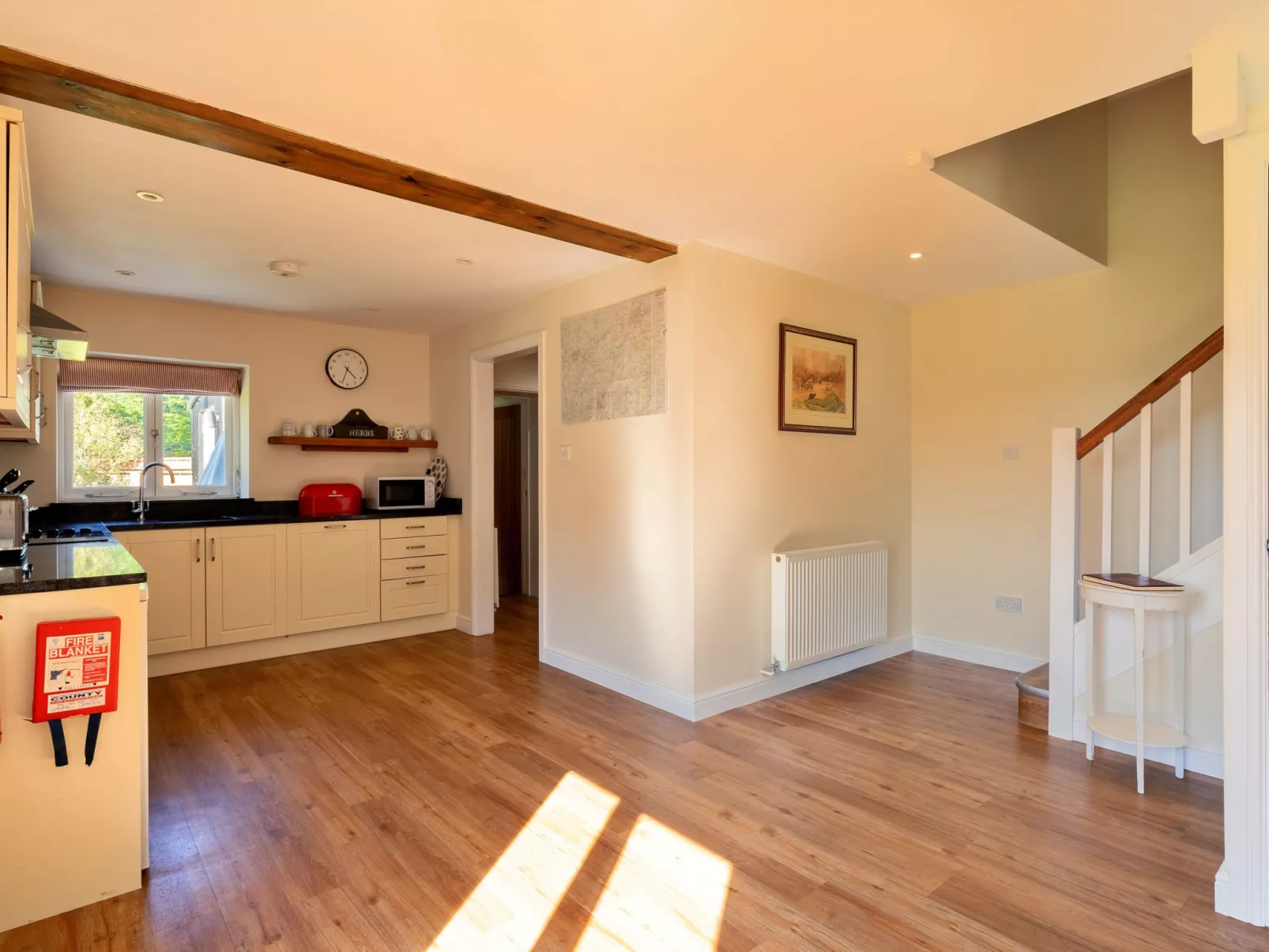 The Old Granary-Dedans