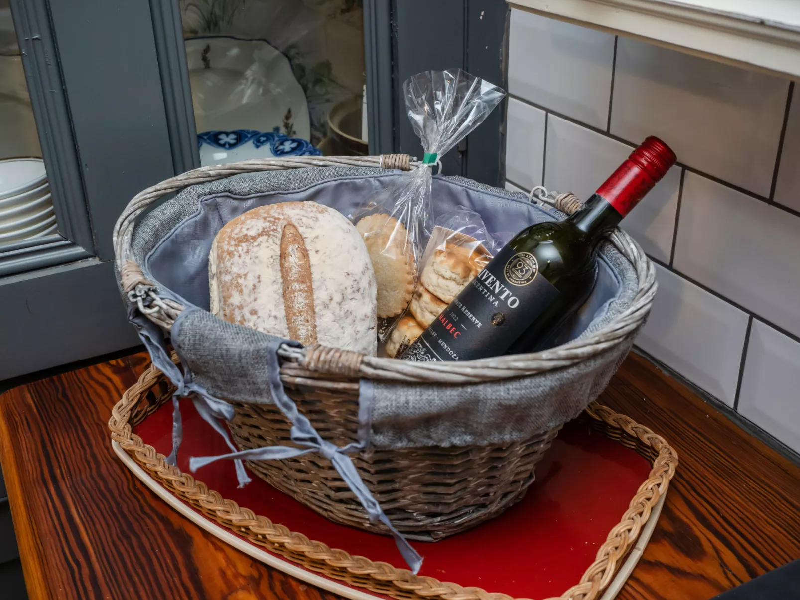 The Old Sunday School & Vestry-Dedans