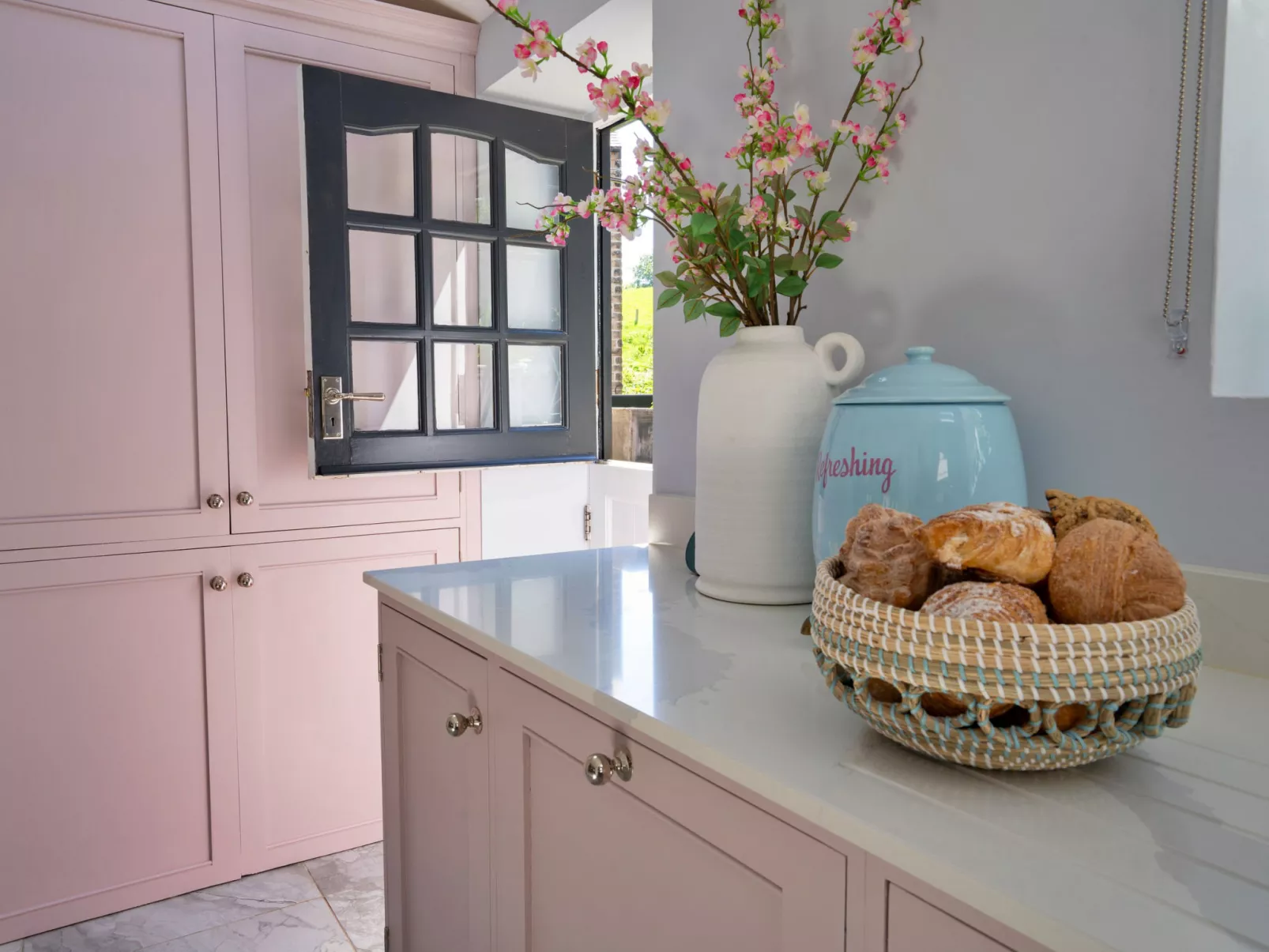 Sisu Bakewell, Limestones Cottage-Drinnen