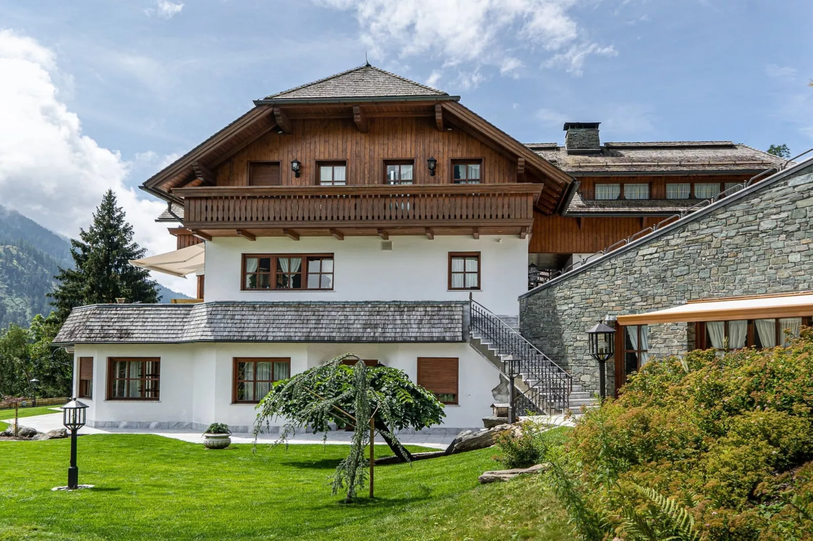 Bad Kleinkirchheim Lush and Spacious Villa with Indoor Pool and Wellness - Seven Bedroom Villa-Outdoor