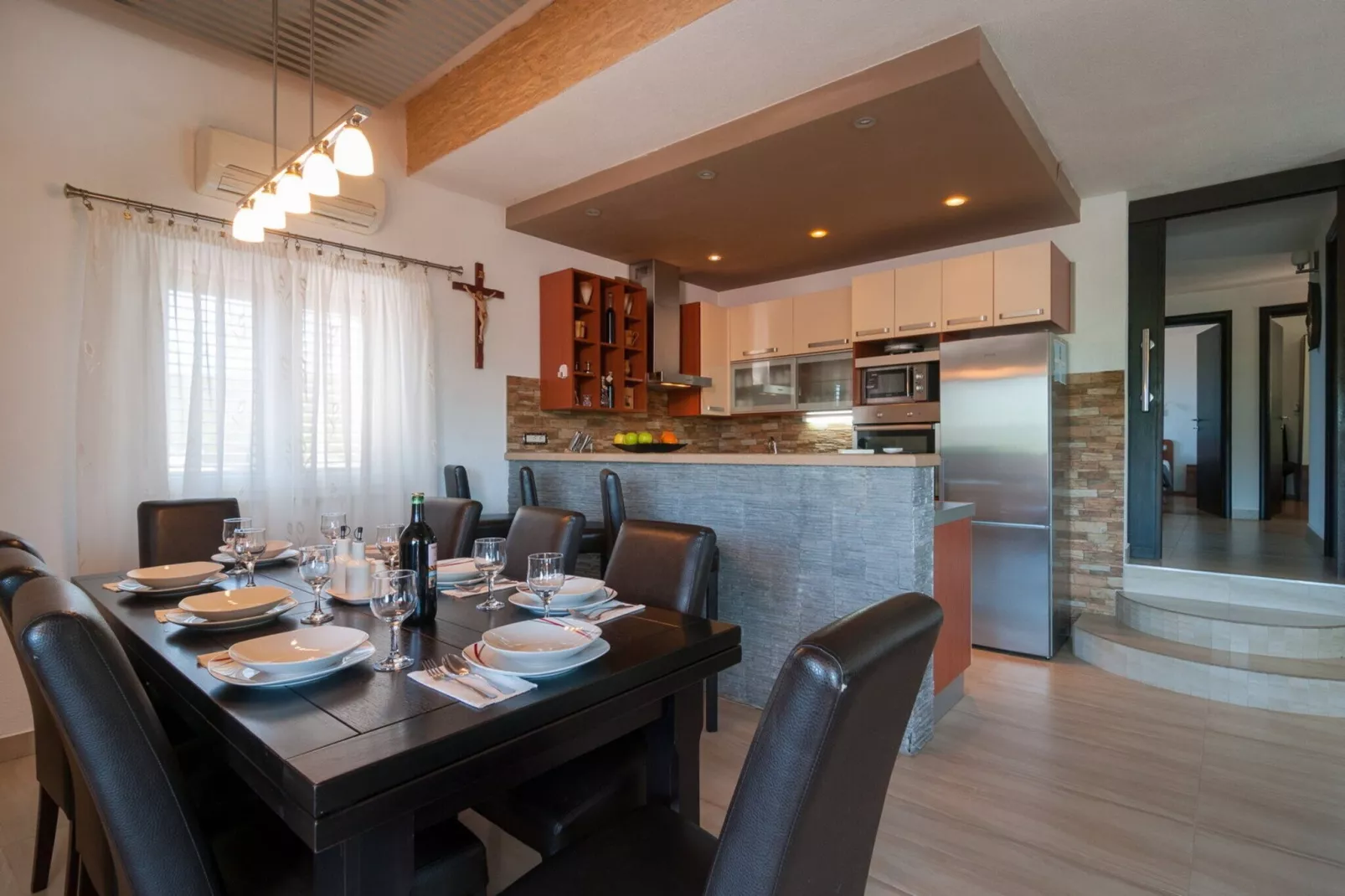 Five-Bedroom Home-Schwimmbad