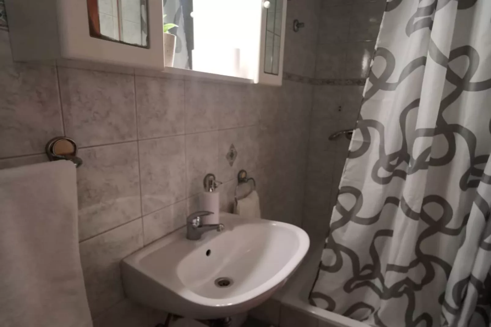 Three Bedroom Apartment with Terrace and  Sea View-Bathroom