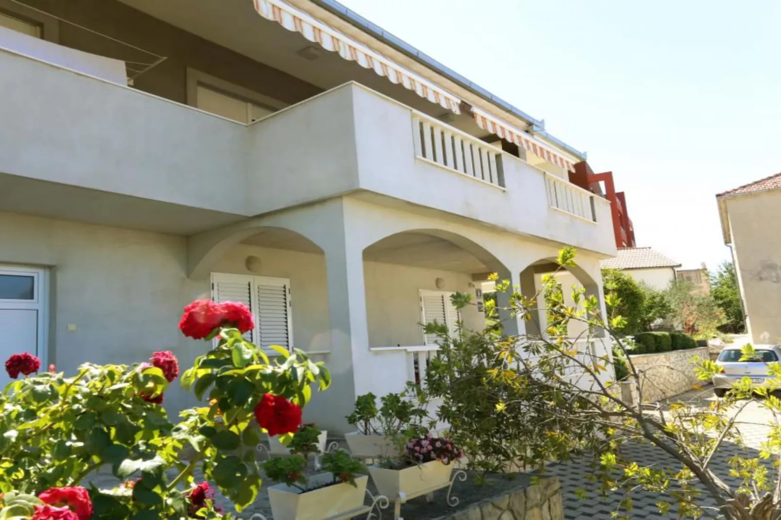 One-Bedroom Apartment With Terrace (A2)-Ambiance