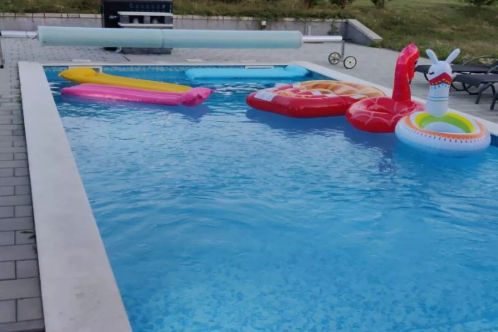 Four Bedroom Holiday House Mali Raj with Pool-Schwimmbad