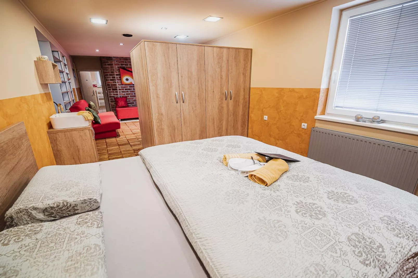 Elegant and Stylish Retreat Apartments with Terrace - Two Bedroom Apartment with Terrace-Chambre