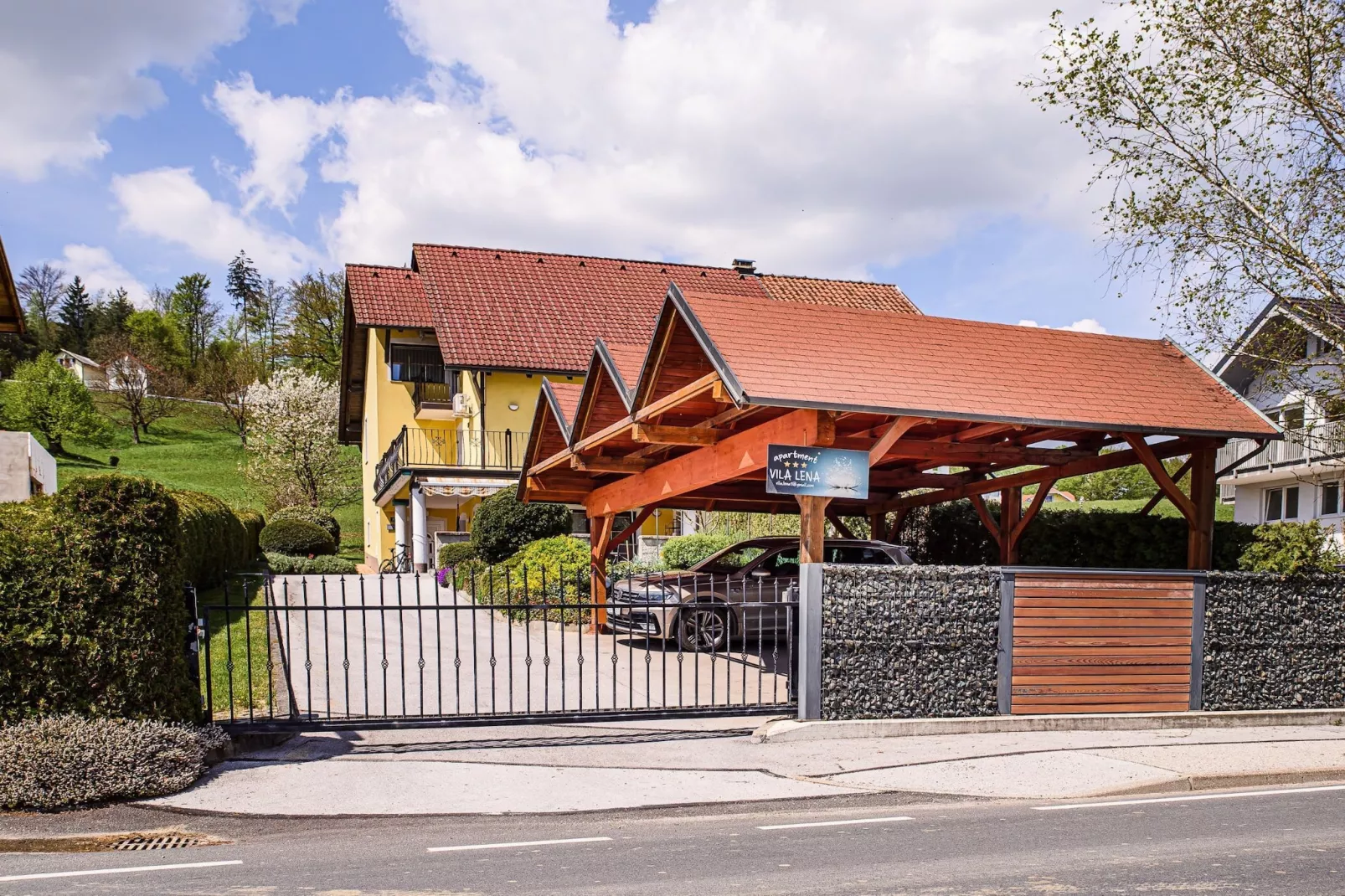 Sunny and Spacious Apartments with Terrace near Water Park - Three Bedroom Apartment with Terrace-Outdoor