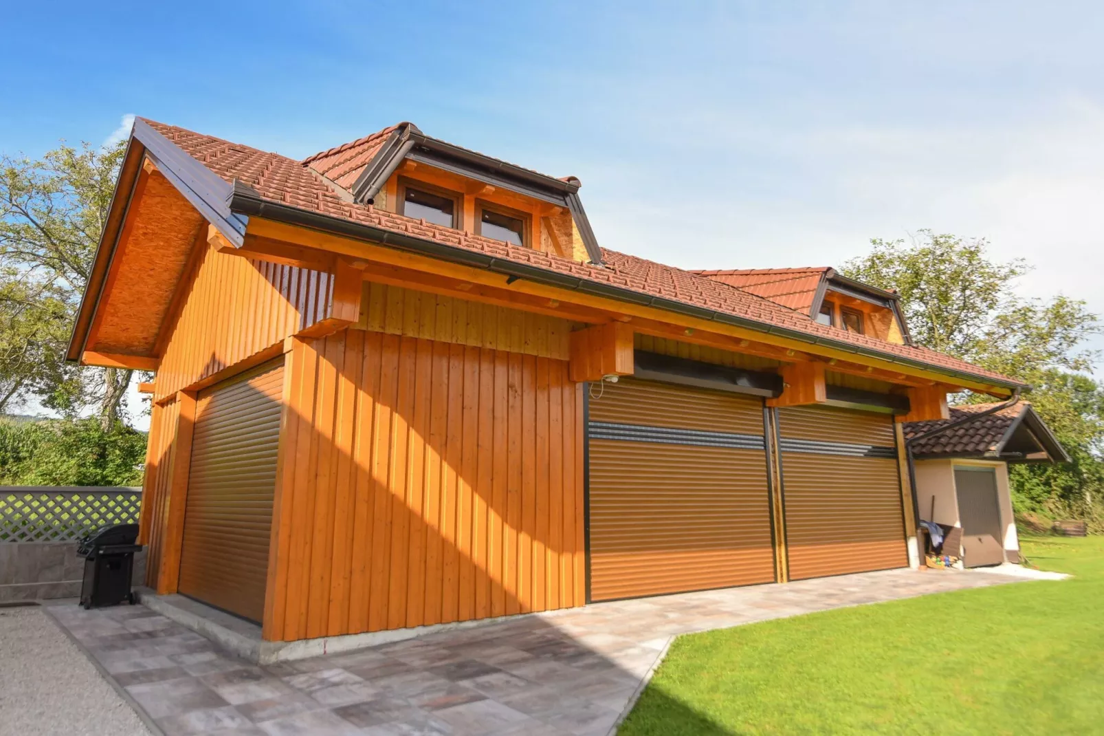 Cozy Luxe Holiday Home with Natural Thermal Bath - Seven Bedroom Holiday Home