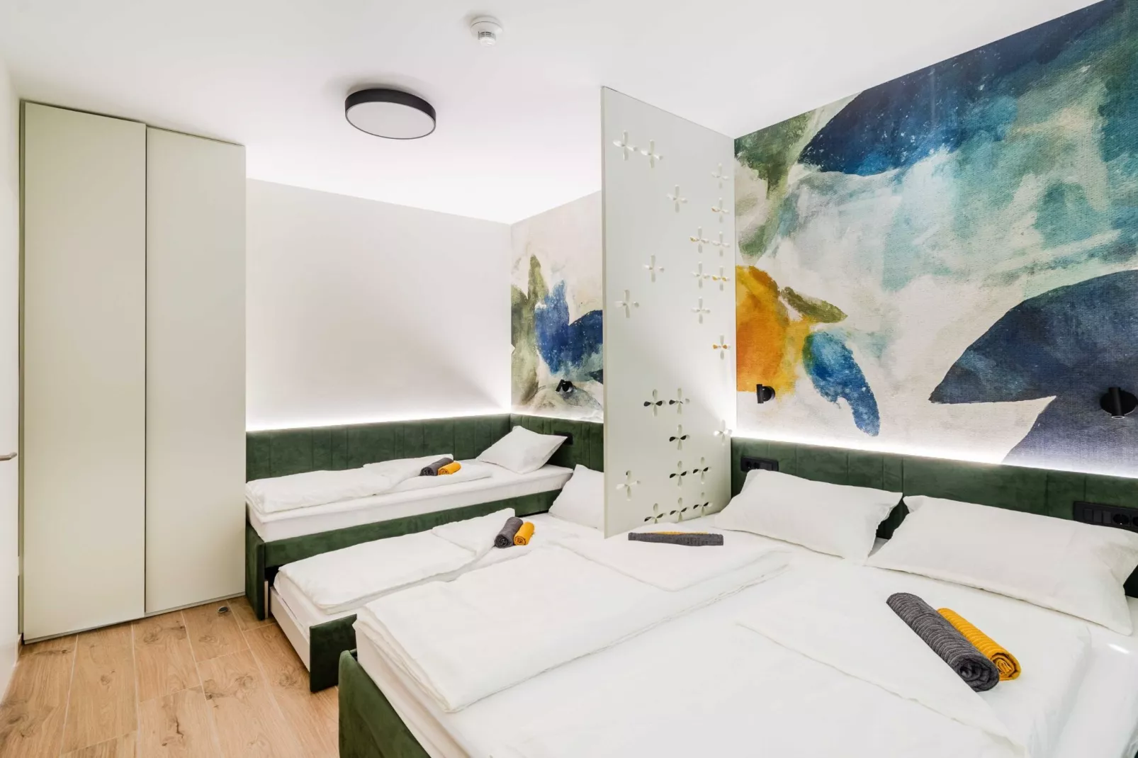 Bovec Chic Apartment with Sauna - One Bedroom Apartment with Balcony-Schlafzimmer