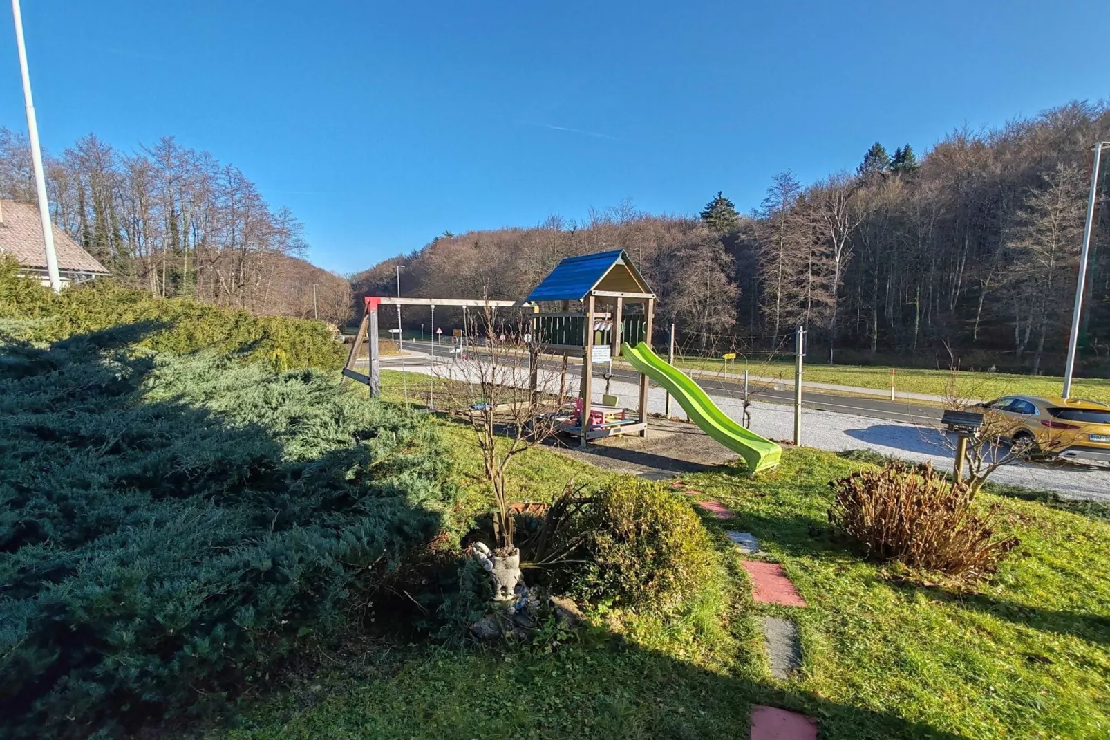 Brezovica Spacious Family-Friendy Apartment - Two Bedroom Apartment with Balcony-Outdoor