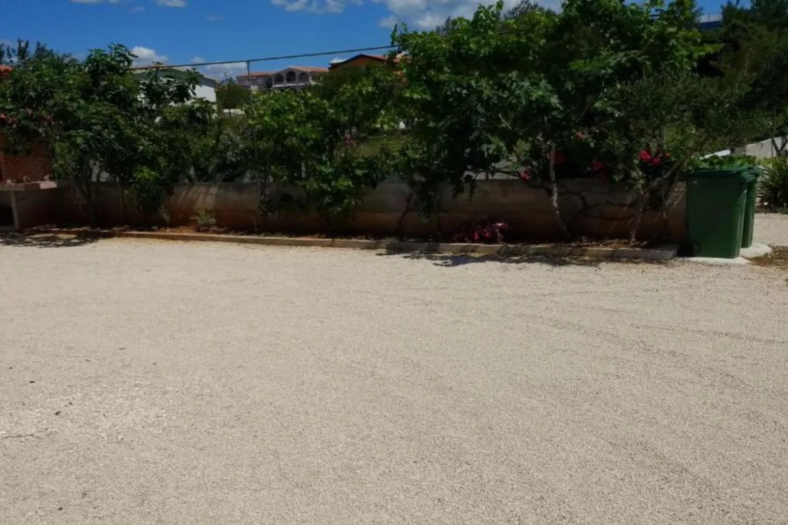 Two Bedroom Apartment 1-Im Freien