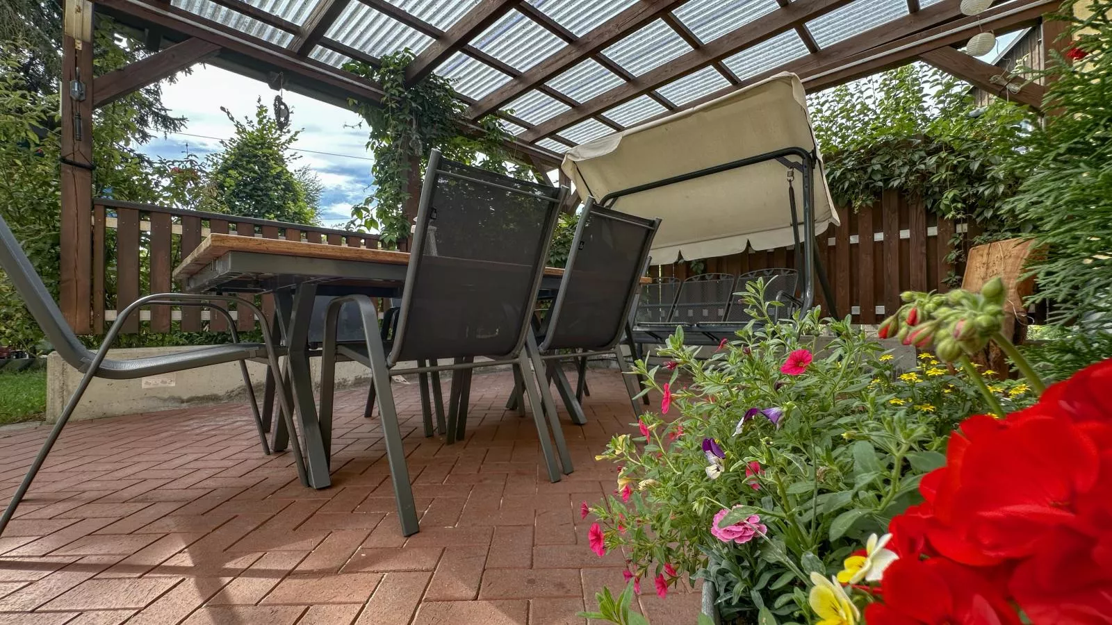 Kegel-Terrasse/Balkon