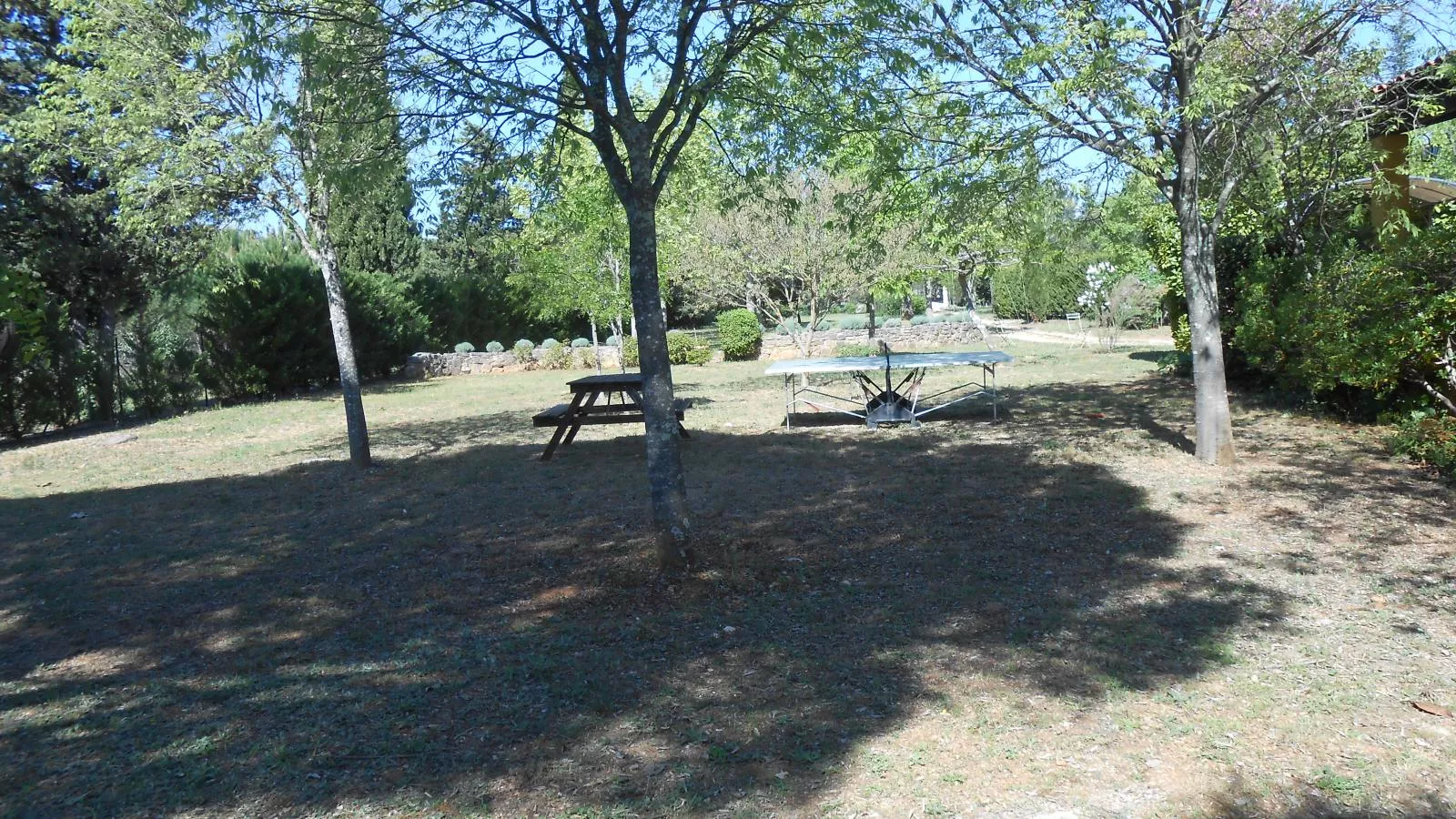 Le clos de la Tuf-Gardens in summer